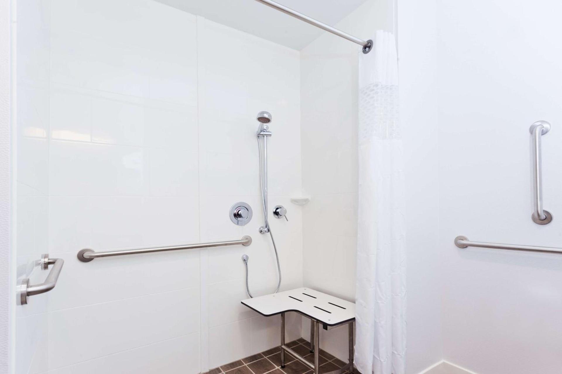 Hampton Inn Eufaula Al photo 20