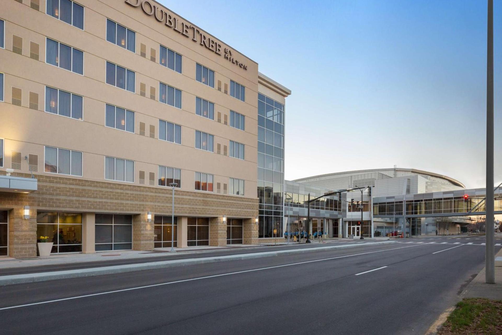 DoubleTree by Hilton Evansville — hotel in Evansville