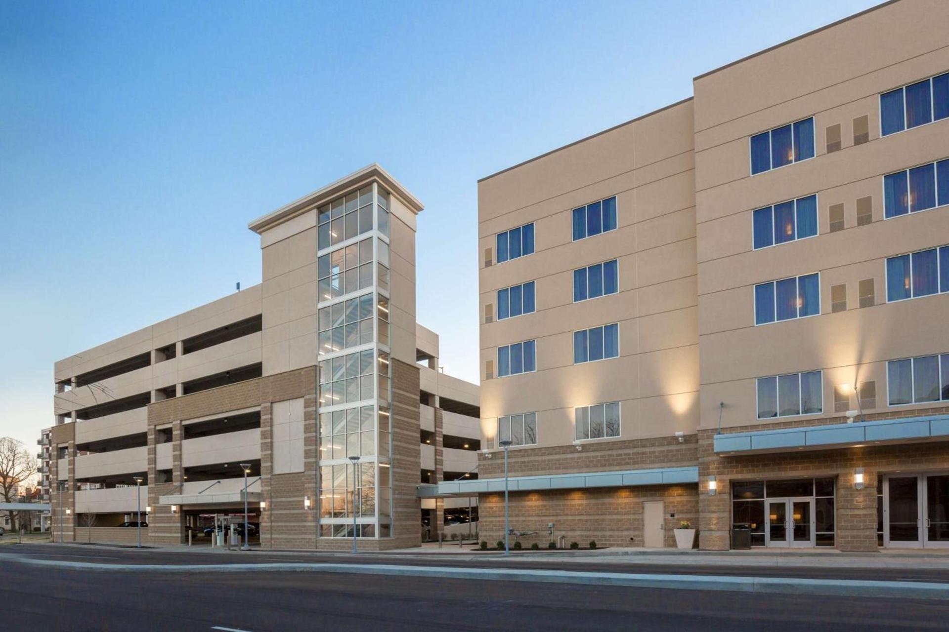 DoubleTree by Hilton Evansville photo 3
