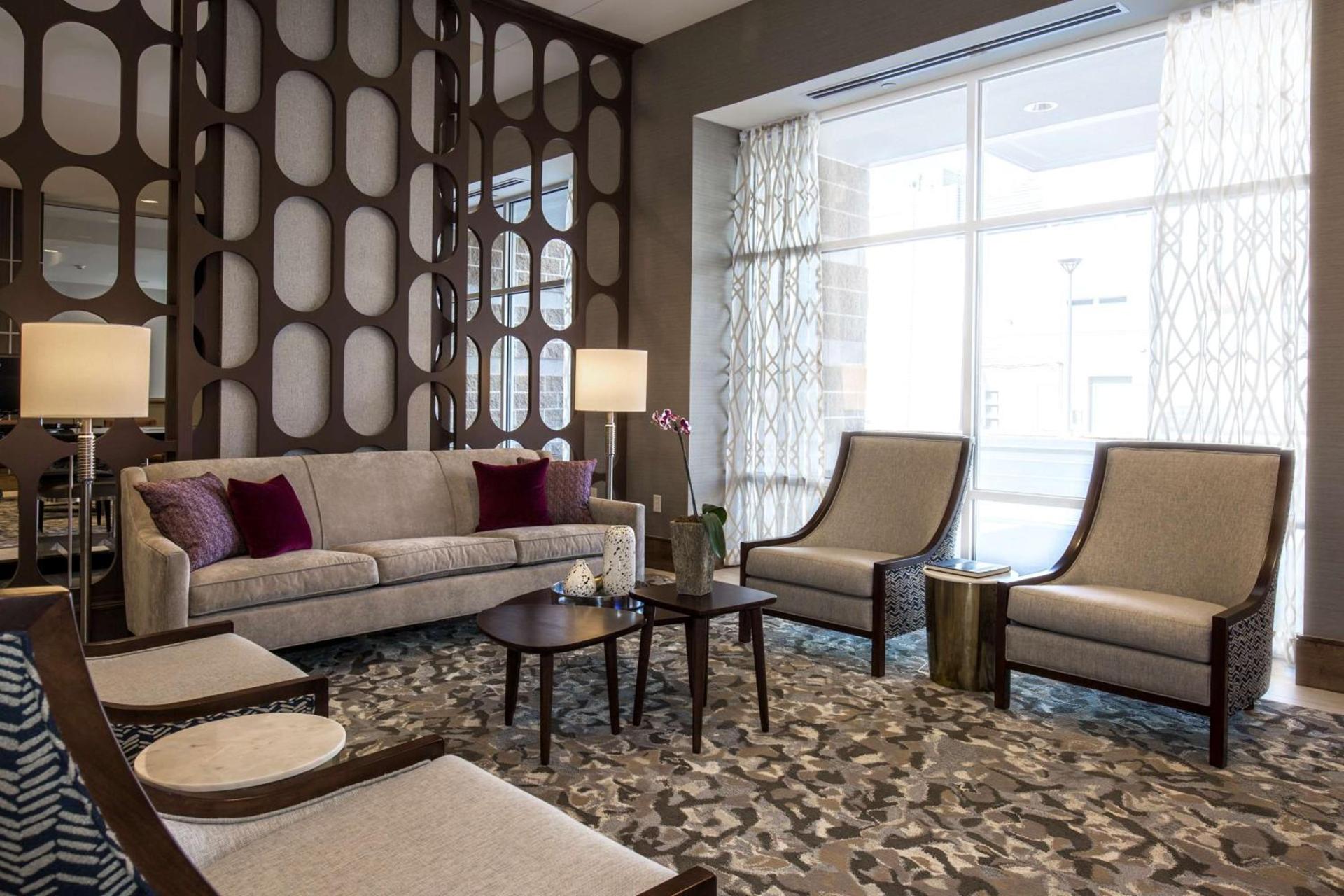 DoubleTree by Hilton Evansville photo 8