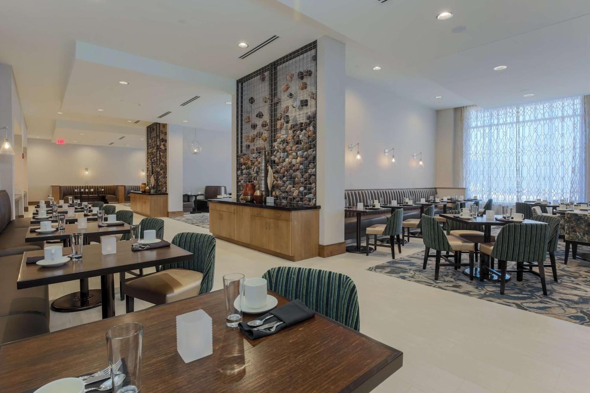 DoubleTree by Hilton Evansville photo 15