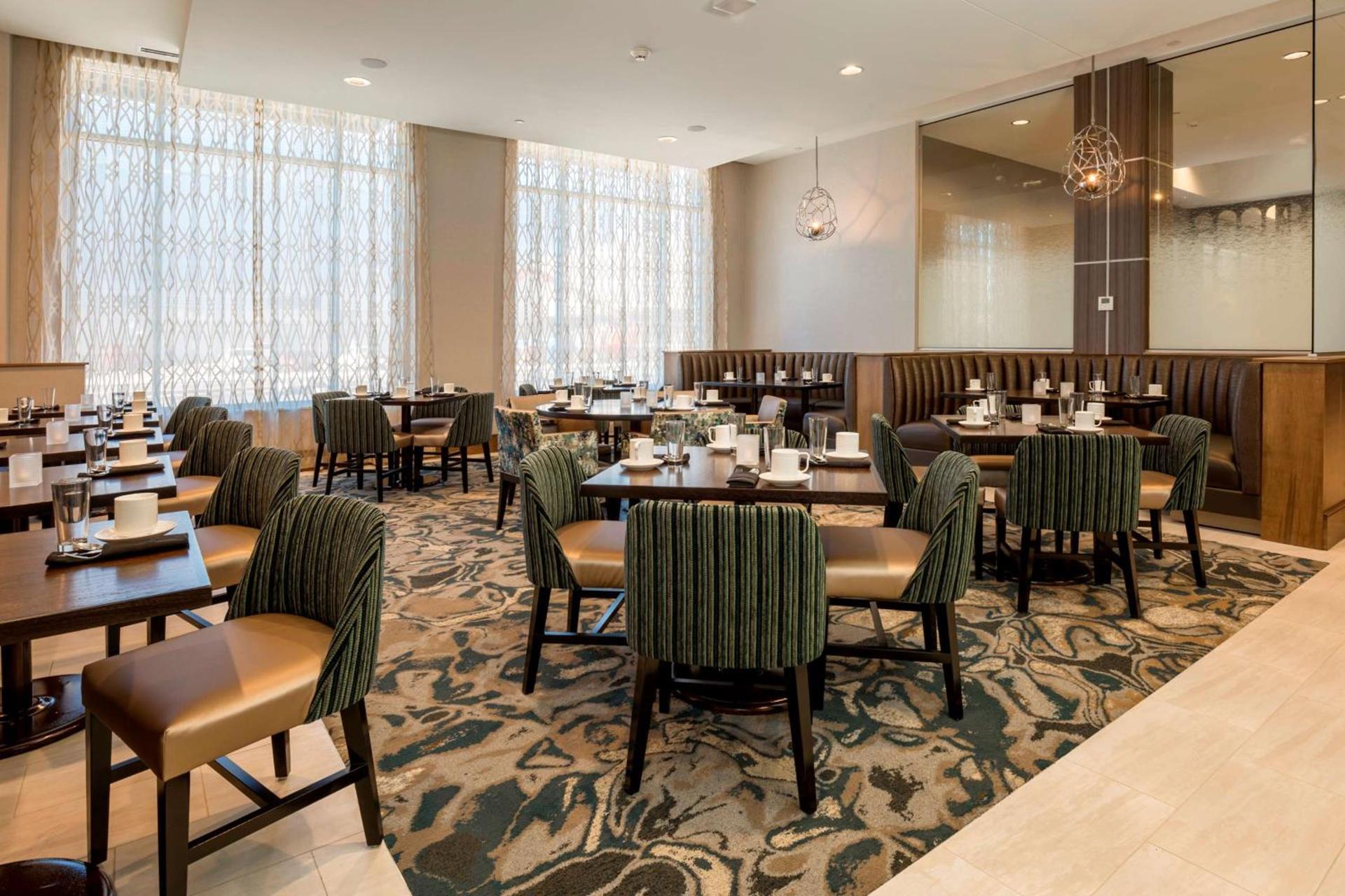 DoubleTree by Hilton Evansville photo 14