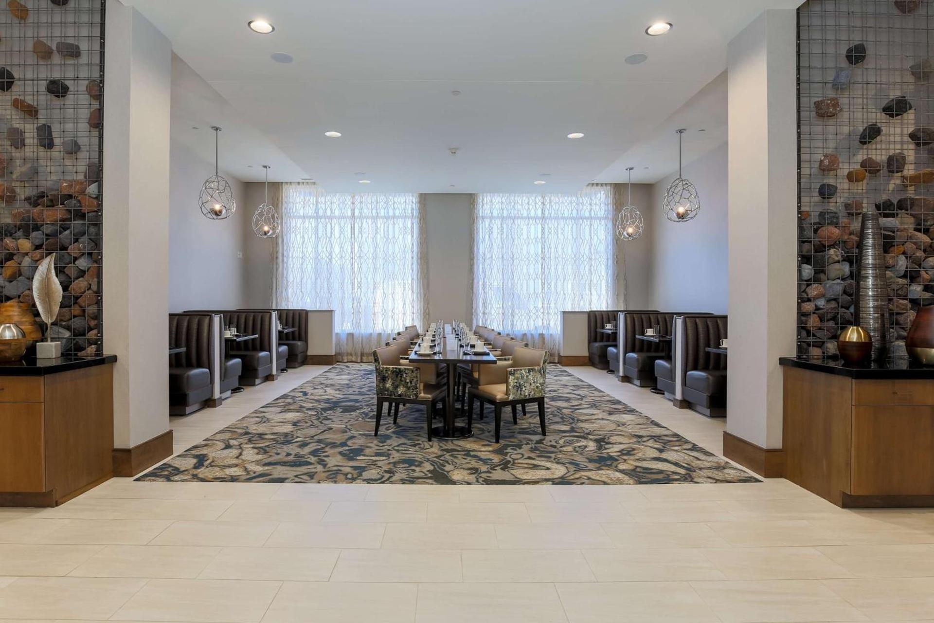 DoubleTree by Hilton Evansville photo 16