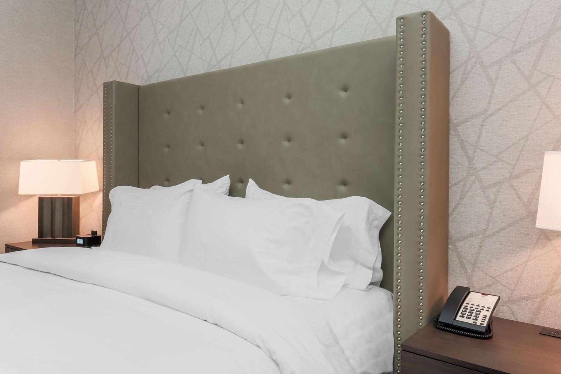DoubleTree by Hilton Evansville photo 32