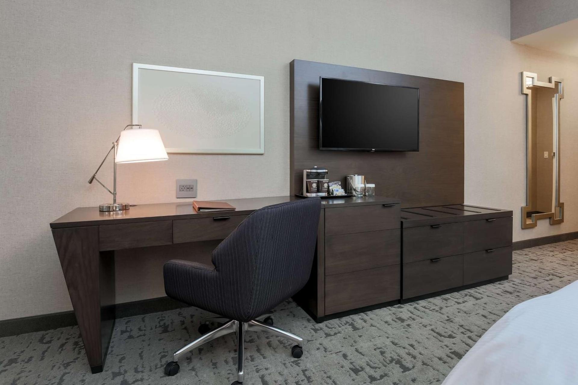 DoubleTree by Hilton Evansville photo 33