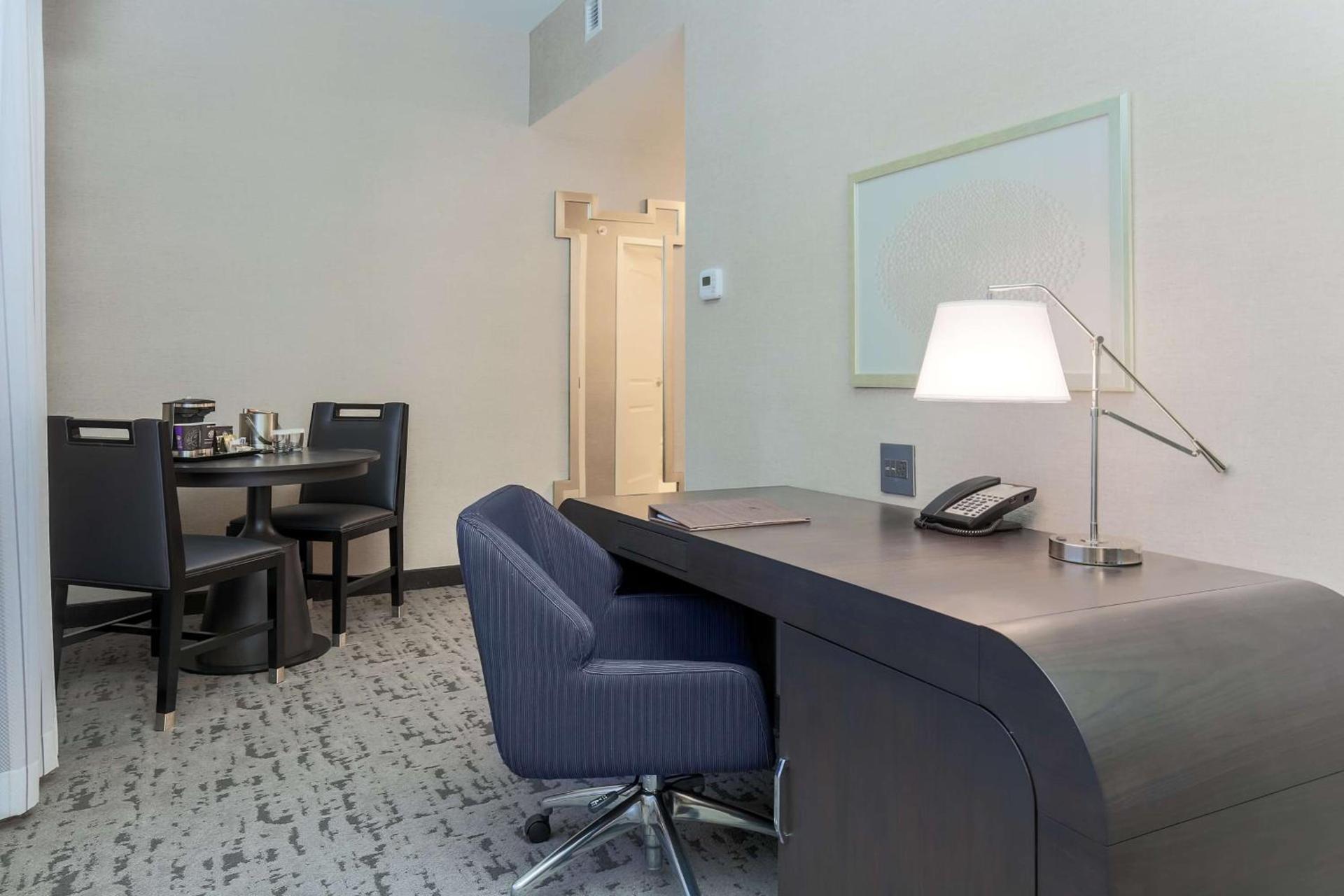 DoubleTree by Hilton Evansville photo 36