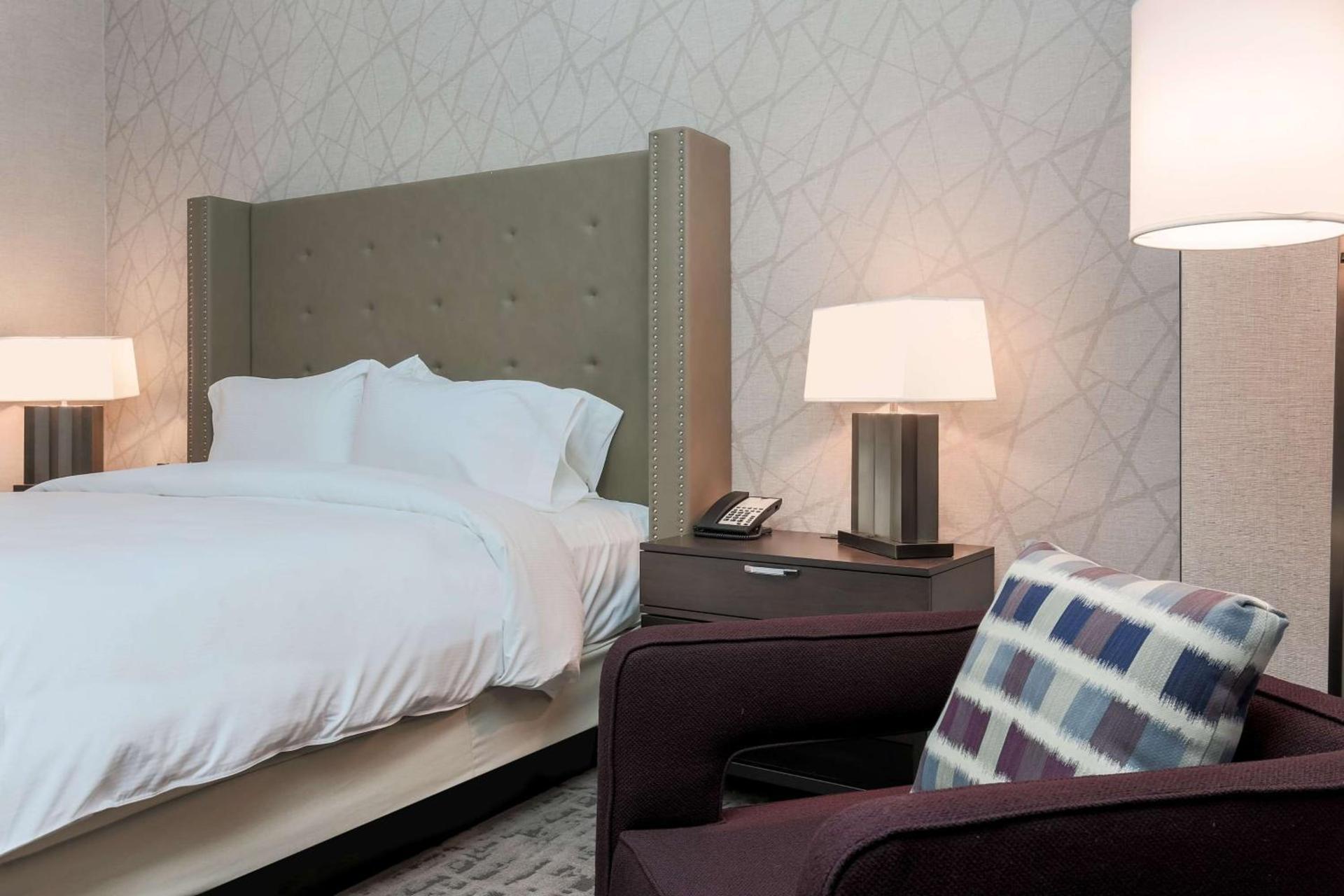DoubleTree by Hilton Evansville photo 41