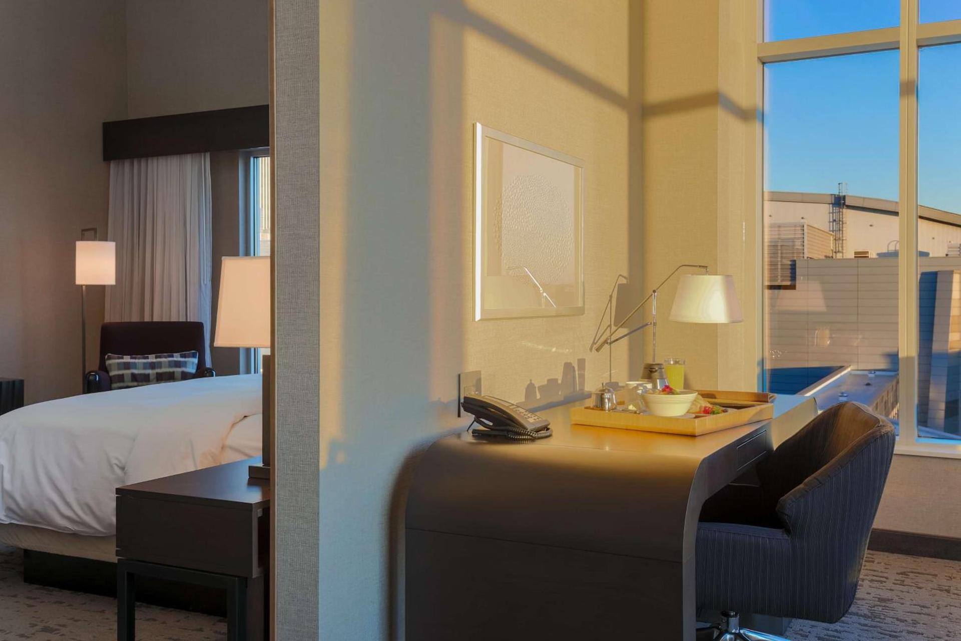 DoubleTree by Hilton Evansville photo 40