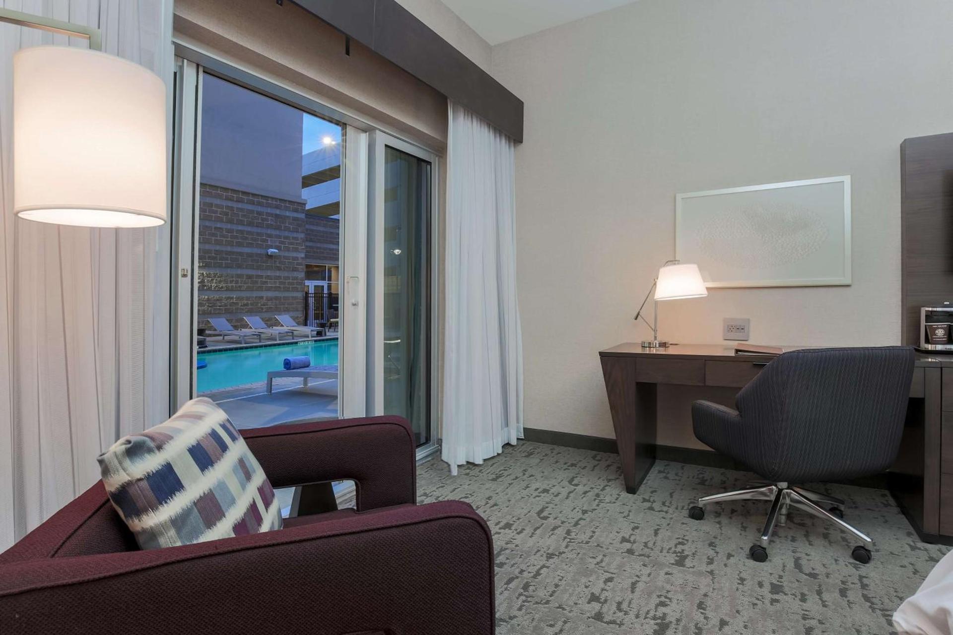 DoubleTree by Hilton Evansville photo 39