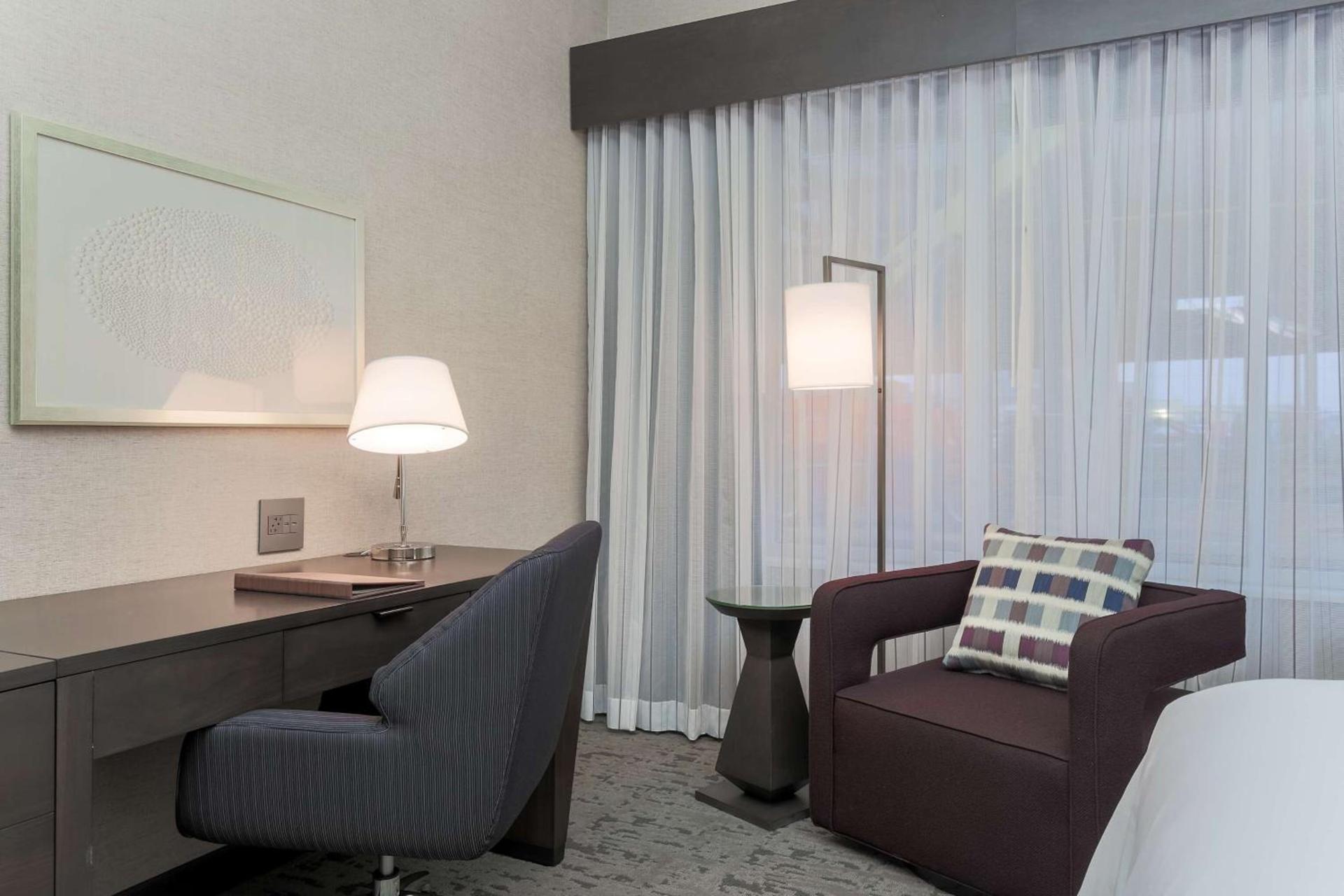 DoubleTree by Hilton Evansville photo 47