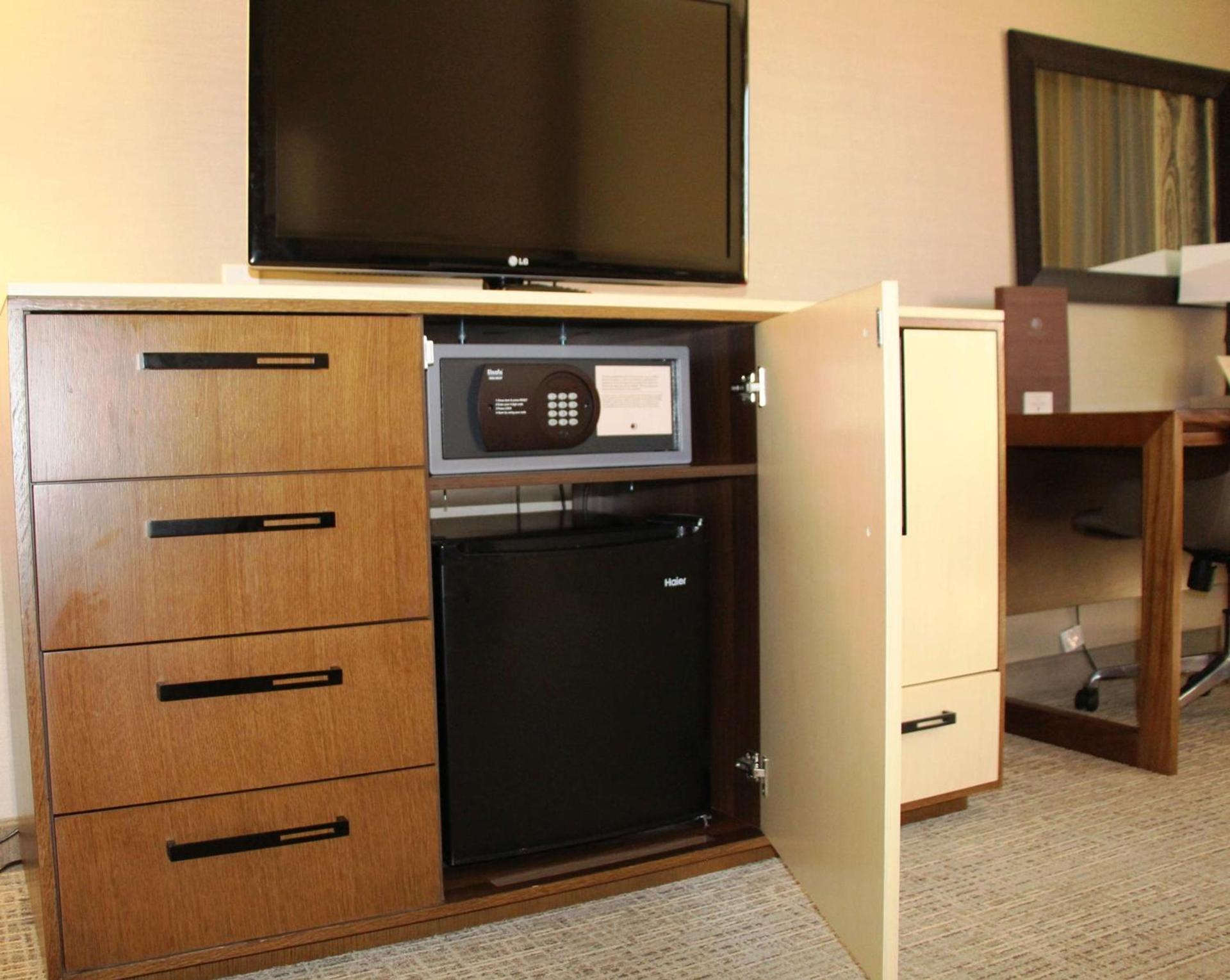 DoubleTree by Hilton Fresno Convention Center photo 20