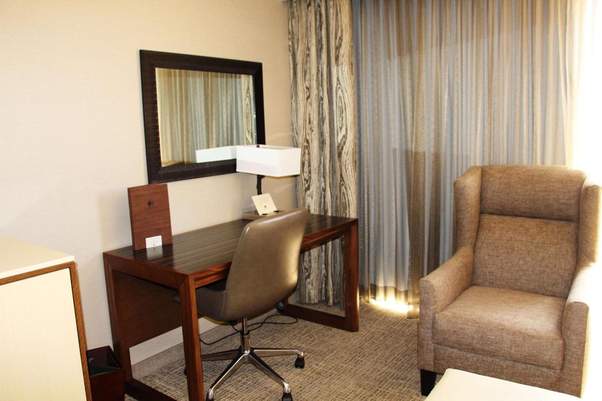 DoubleTree by Hilton Fresno Convention Center photo 21