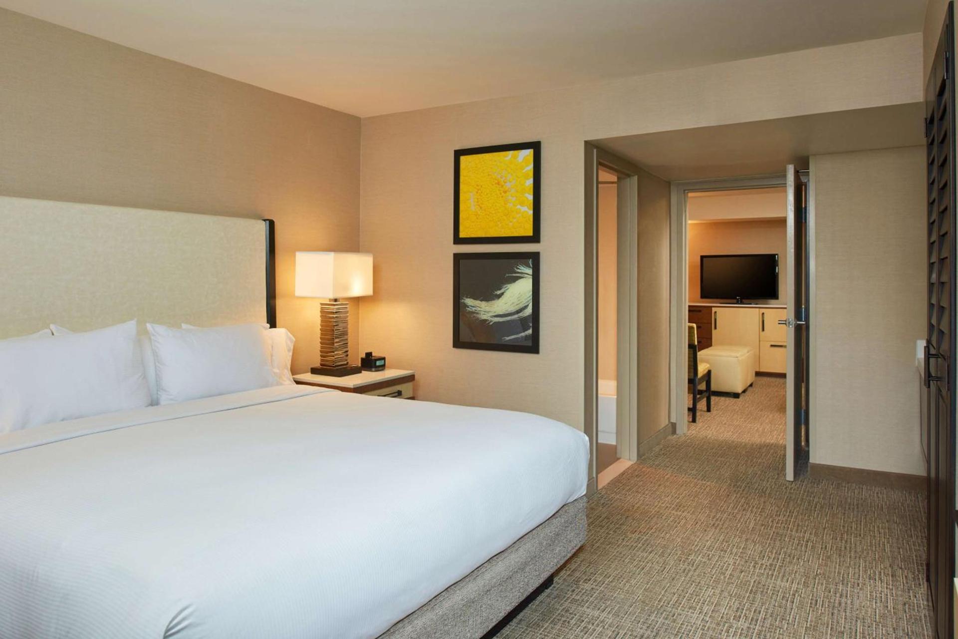 DoubleTree by Hilton Fresno Convention Center photo 6