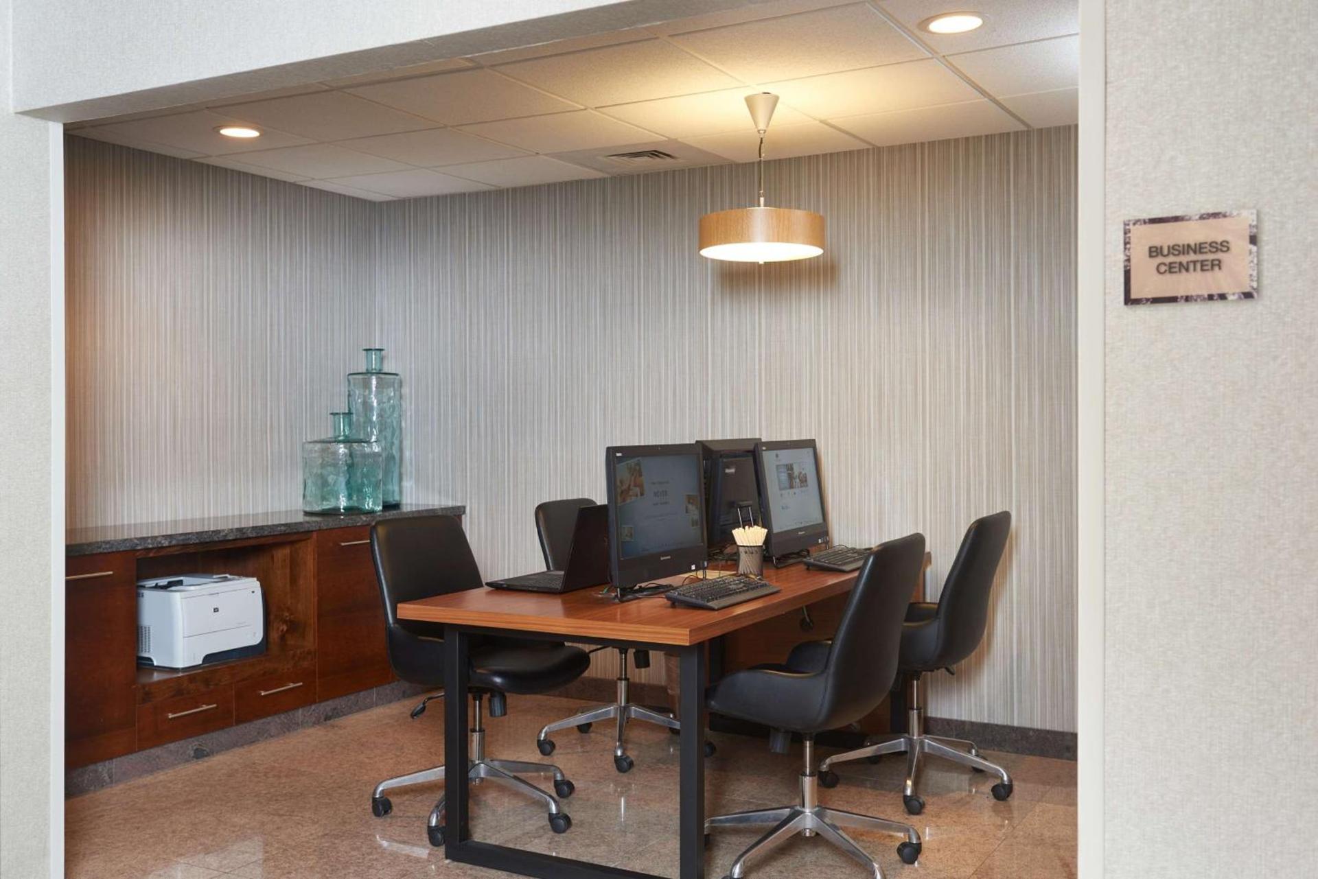 DoubleTree by Hilton Fresno Convention Center photo 44