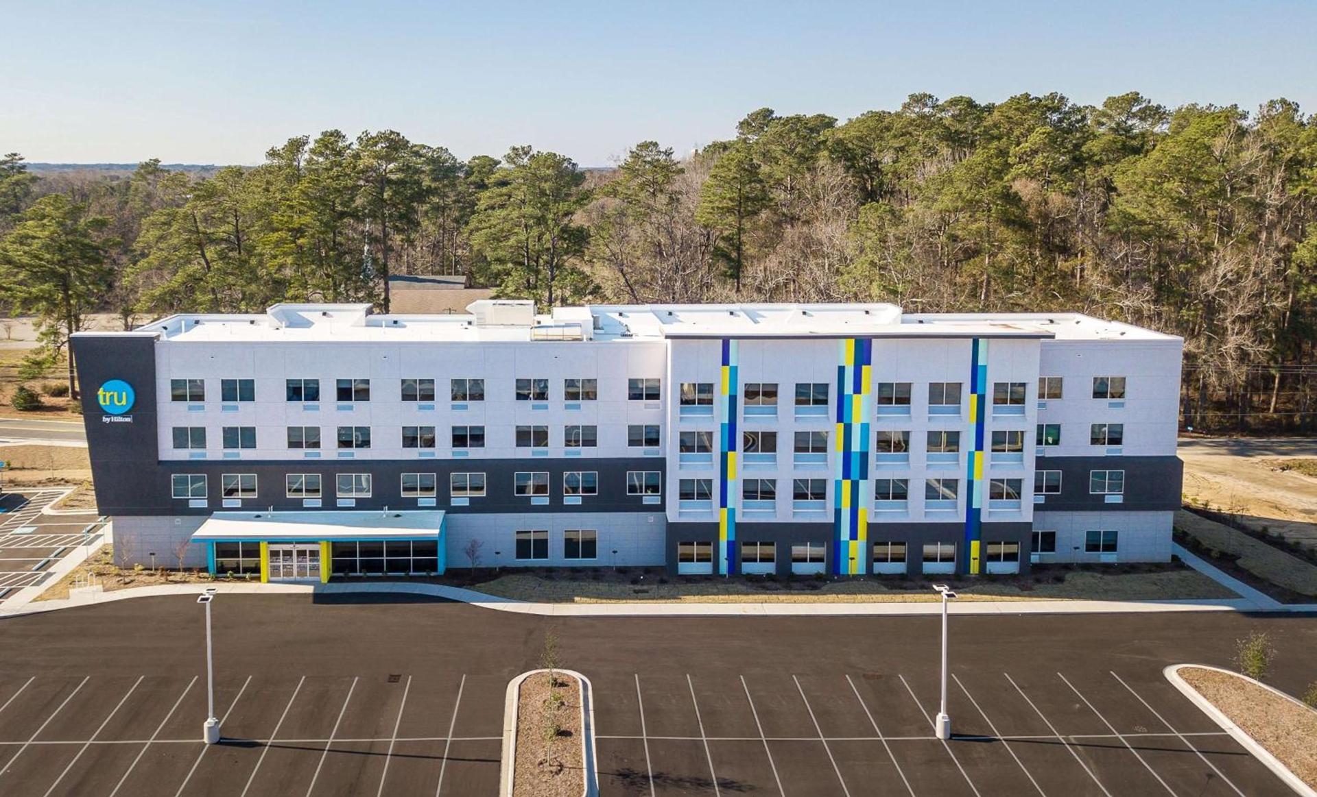 Tru by Hilton Fayetteville I-95 photo 2