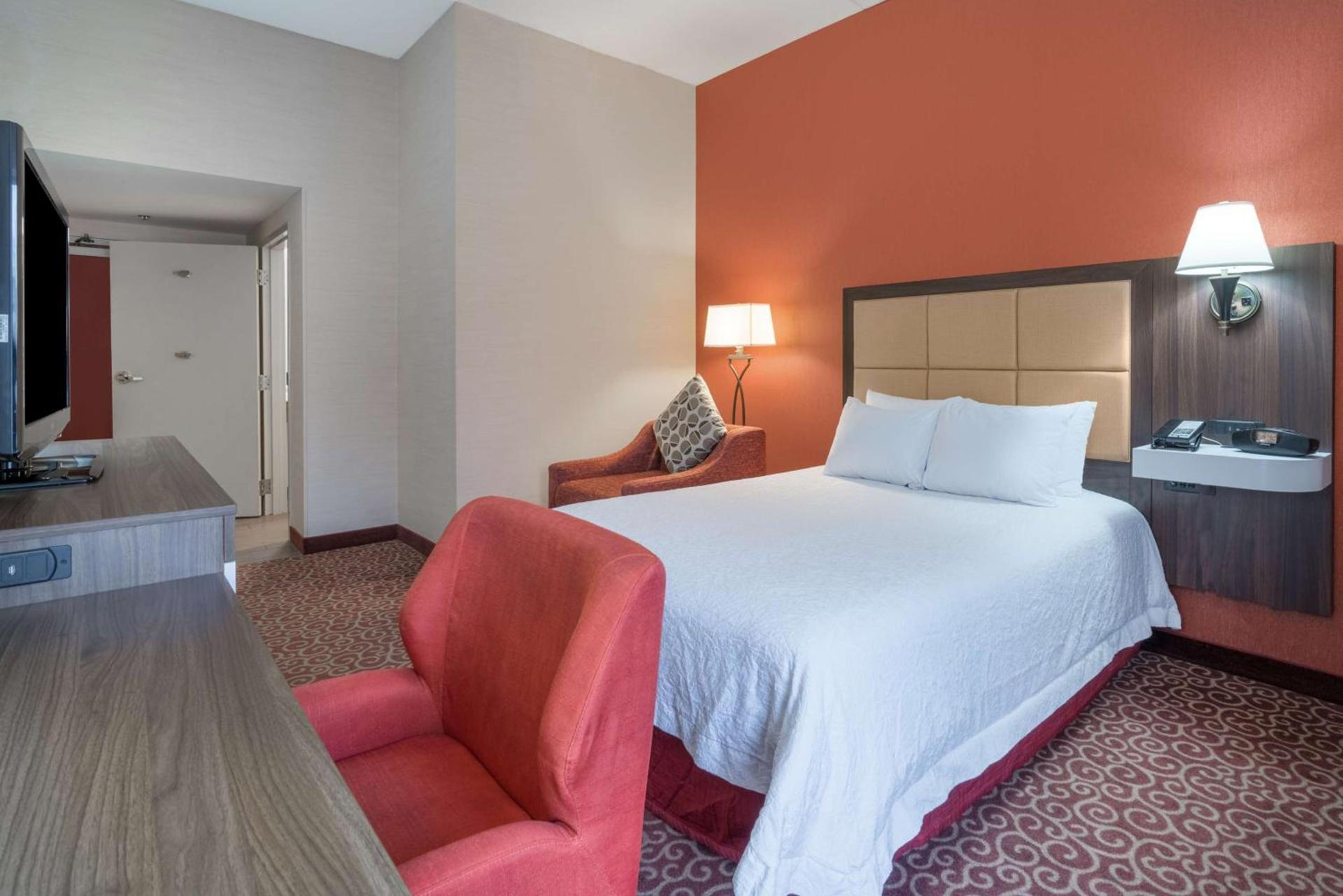 Hampton Inn Frostburg photo 14