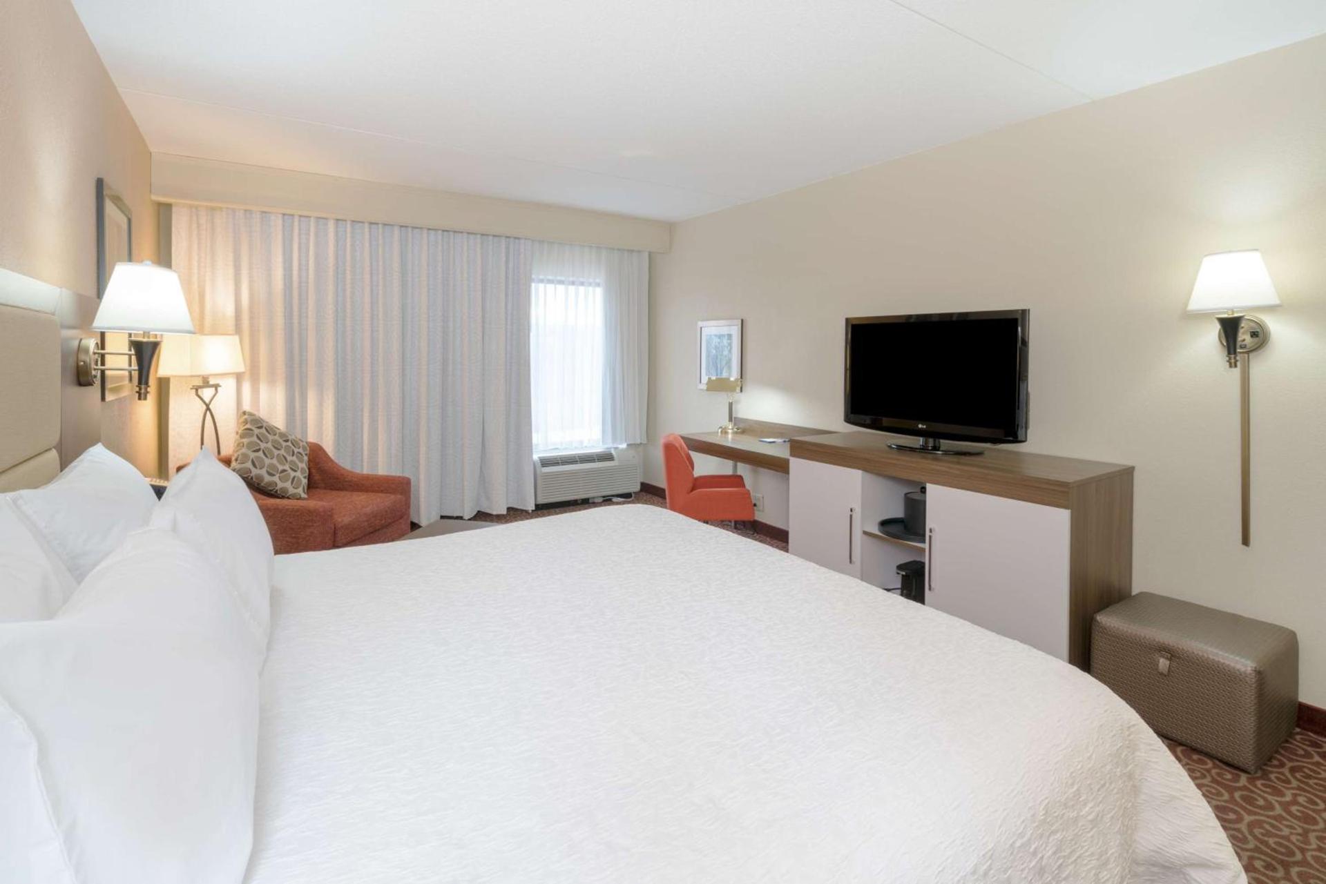 Hampton Inn Frostburg photo 18