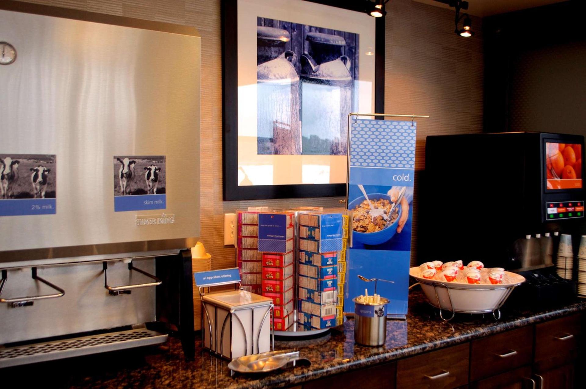 Hampton Inn & Suites Flagstaff - West photo 13