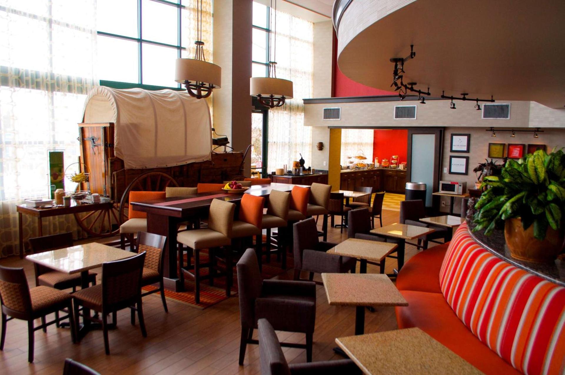 Hampton Inn & Suites Flagstaff - West photo 16