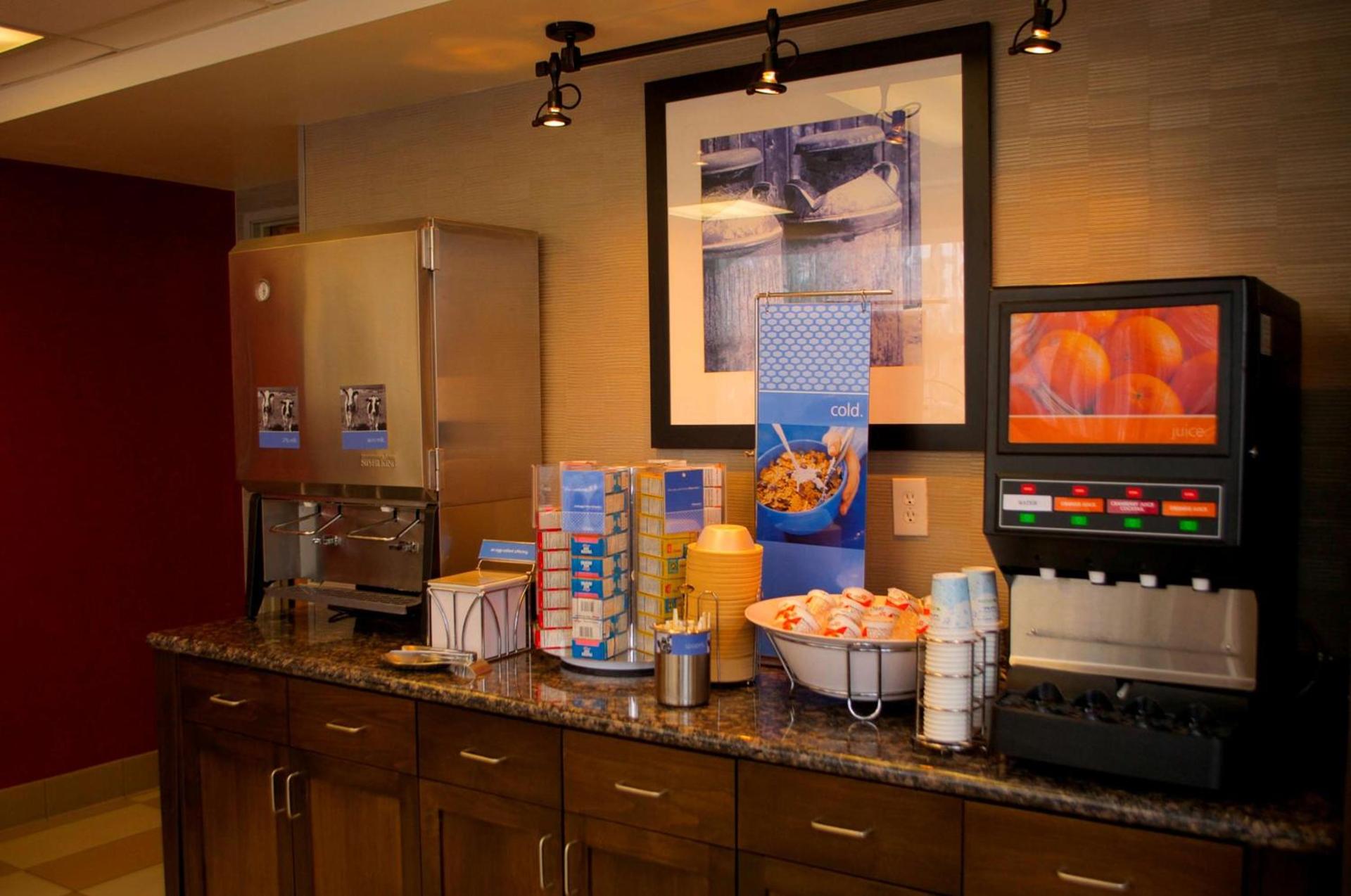 Hampton Inn & Suites Flagstaff - West photo 19