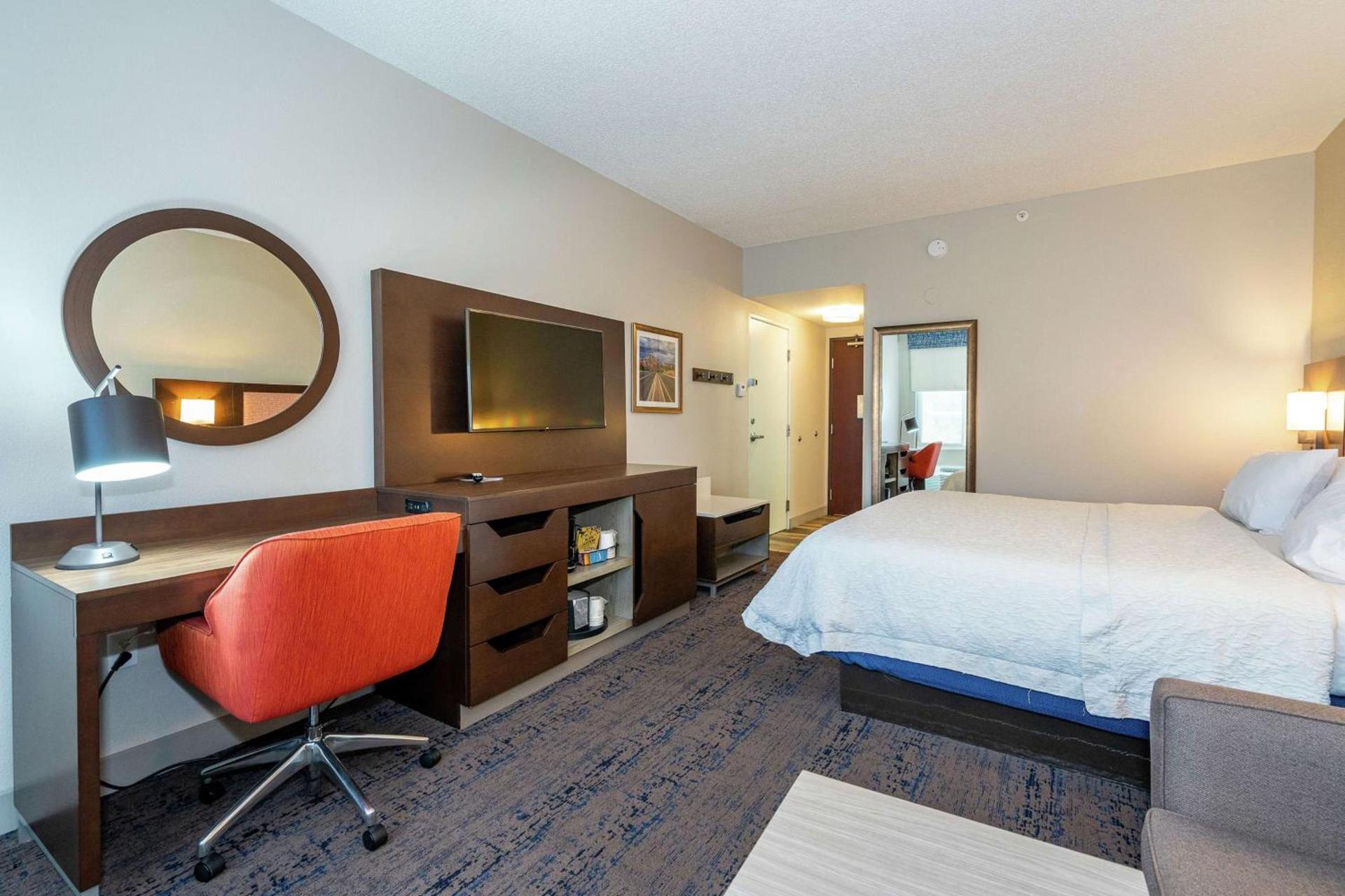 Hampton Inn & Suites Flagstaff - West photo 25