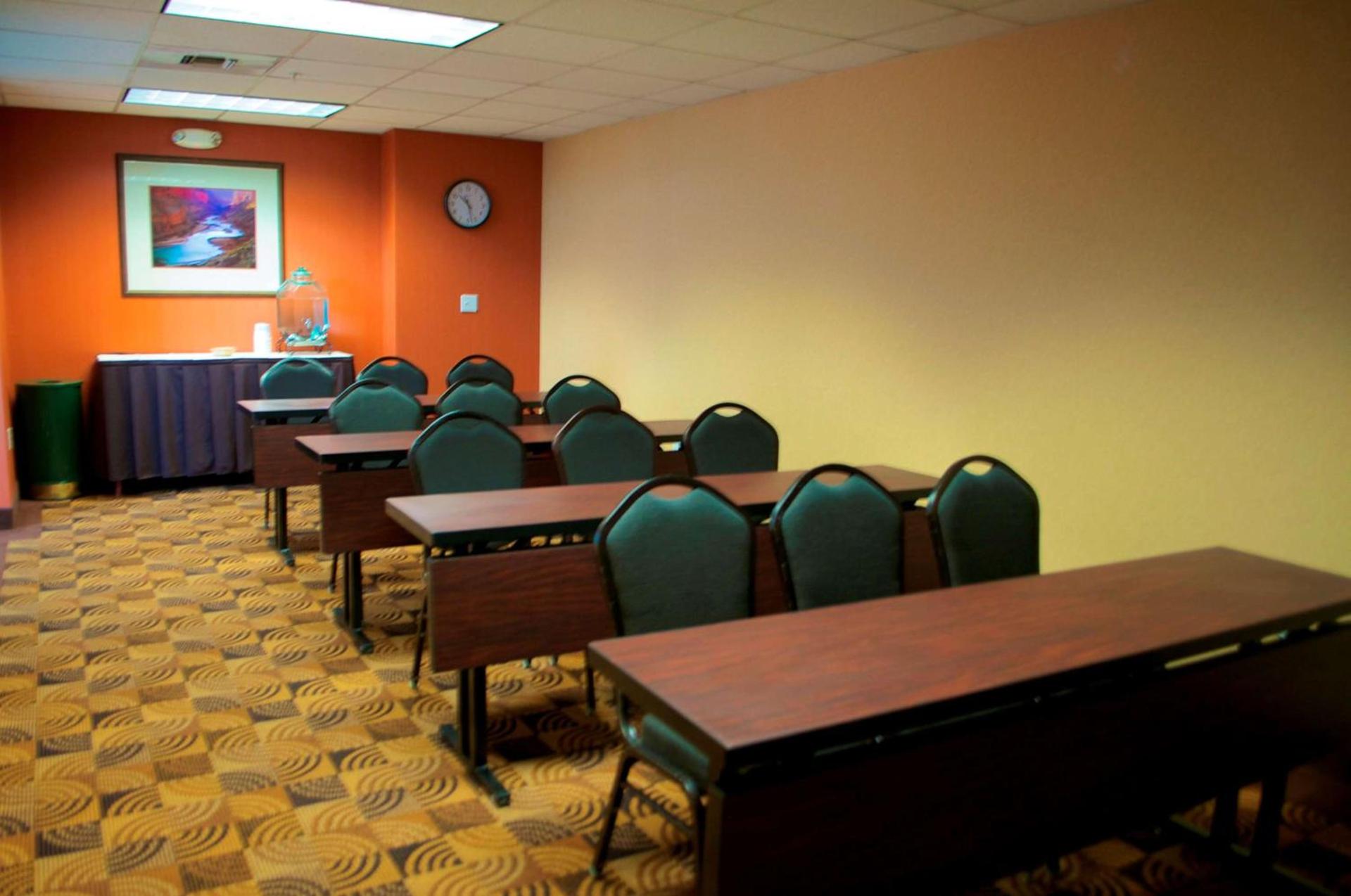 Hampton Inn & Suites Flagstaff - West photo 28