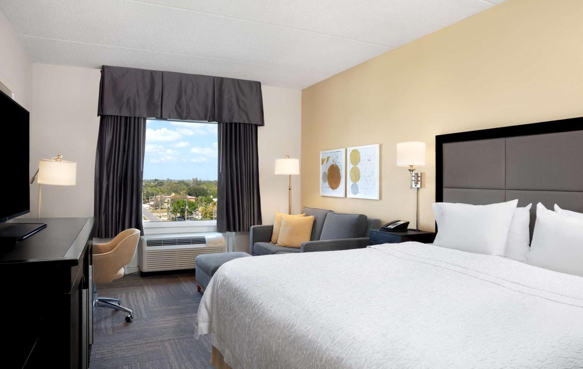 Hampton Inn Hallandale Beach-Aventura photo 18