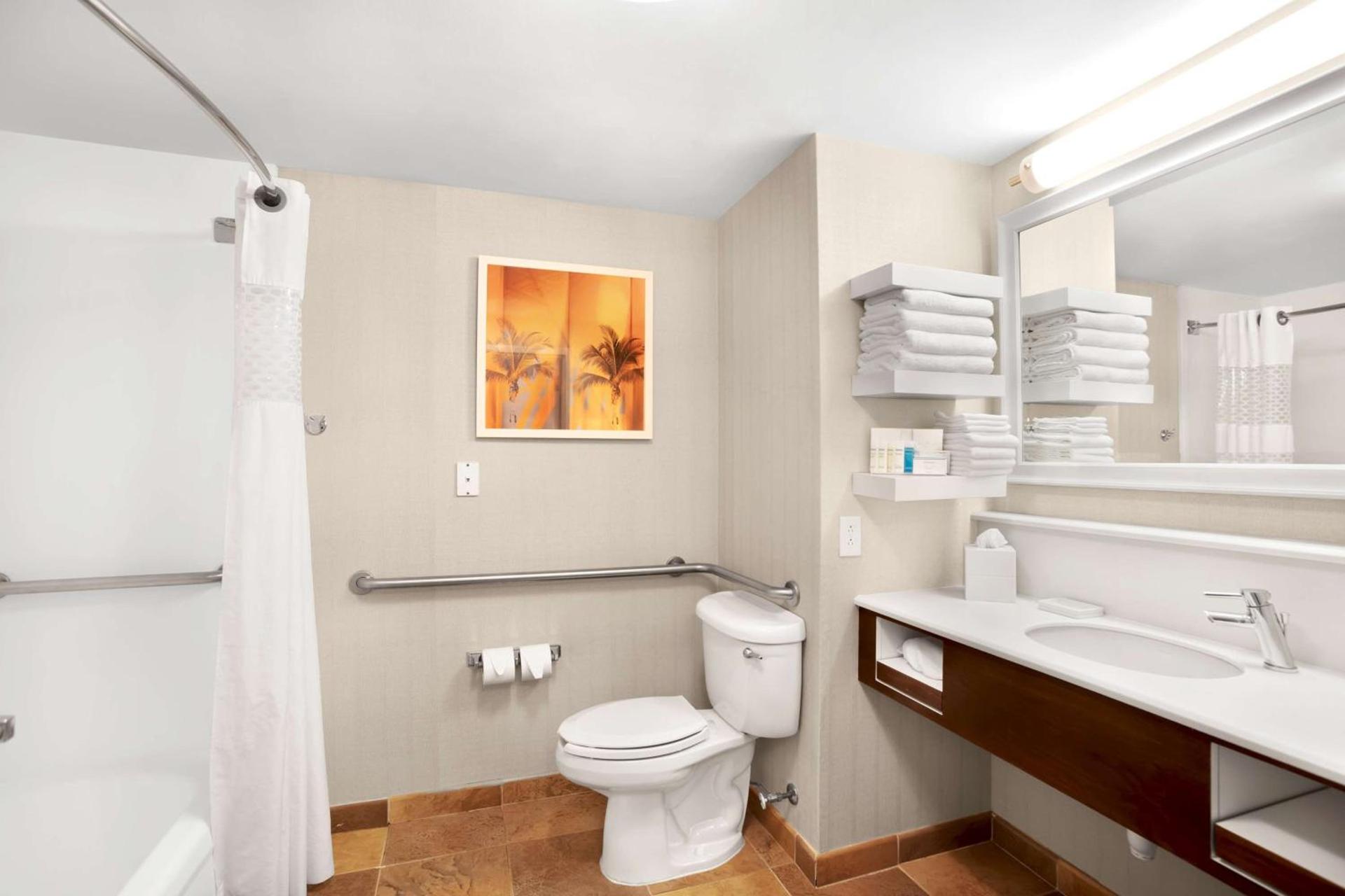 Hampton Inn Hallandale Beach-Aventura photo 19