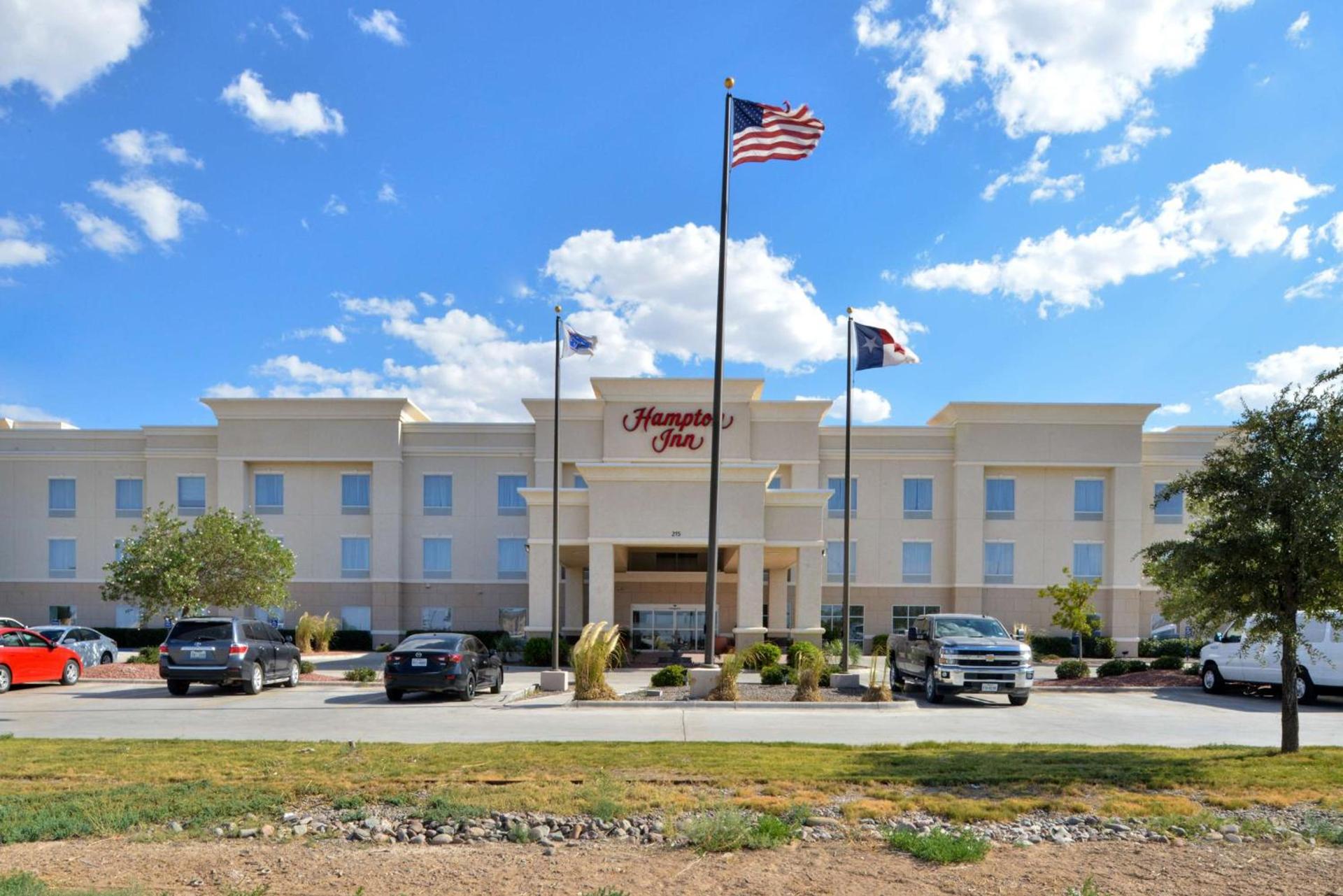 Hampton Inn Pecos photo 1