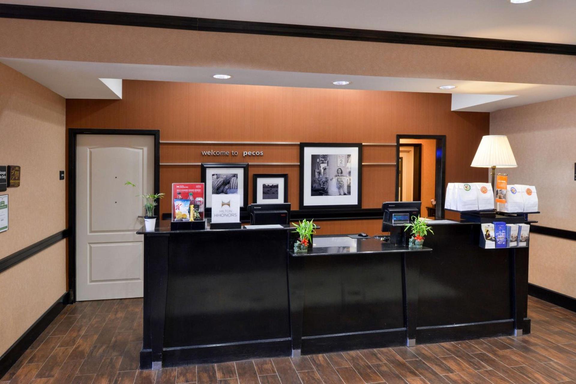 Hampton Inn Pecos photo 4