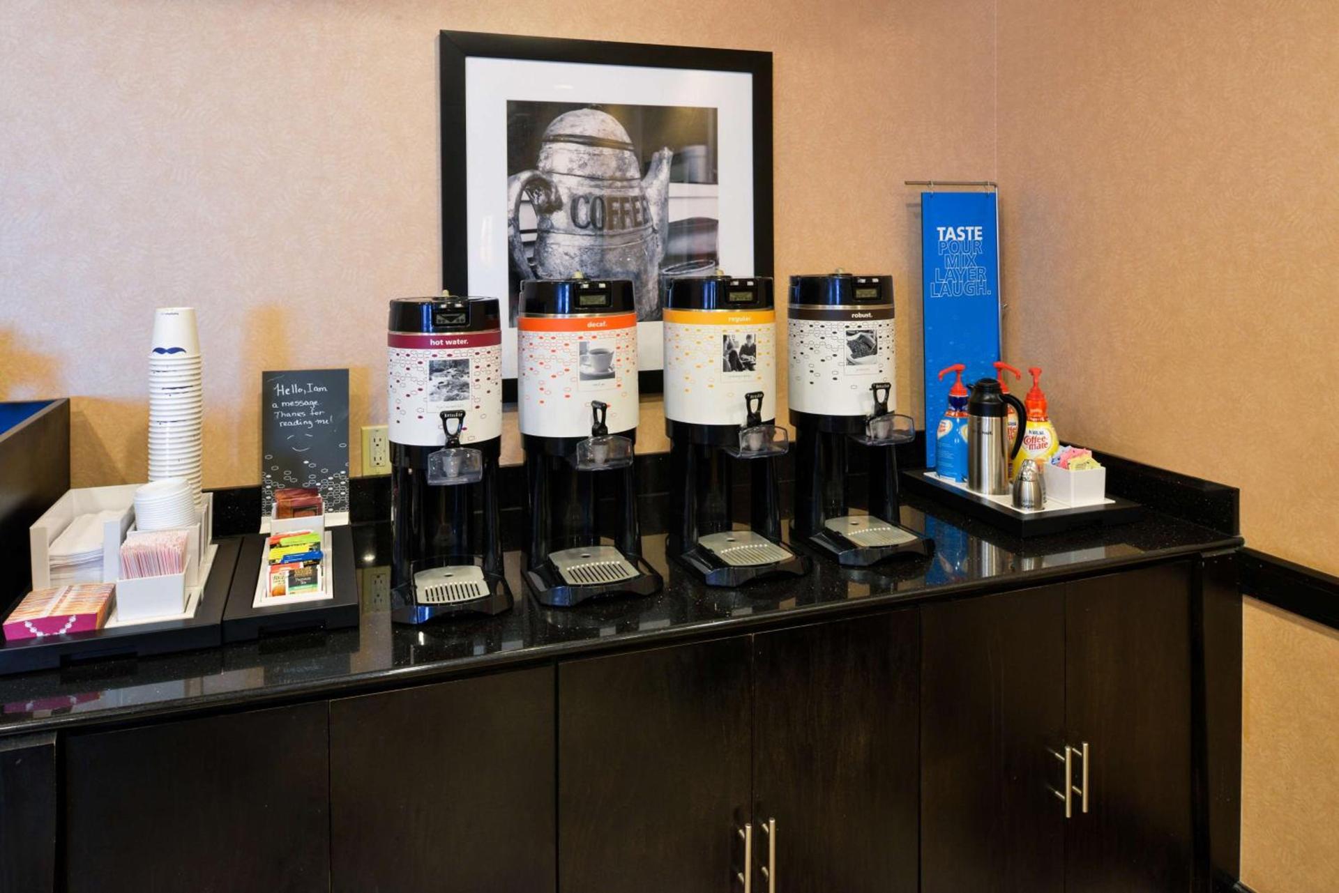Hampton Inn Pecos photo 5
