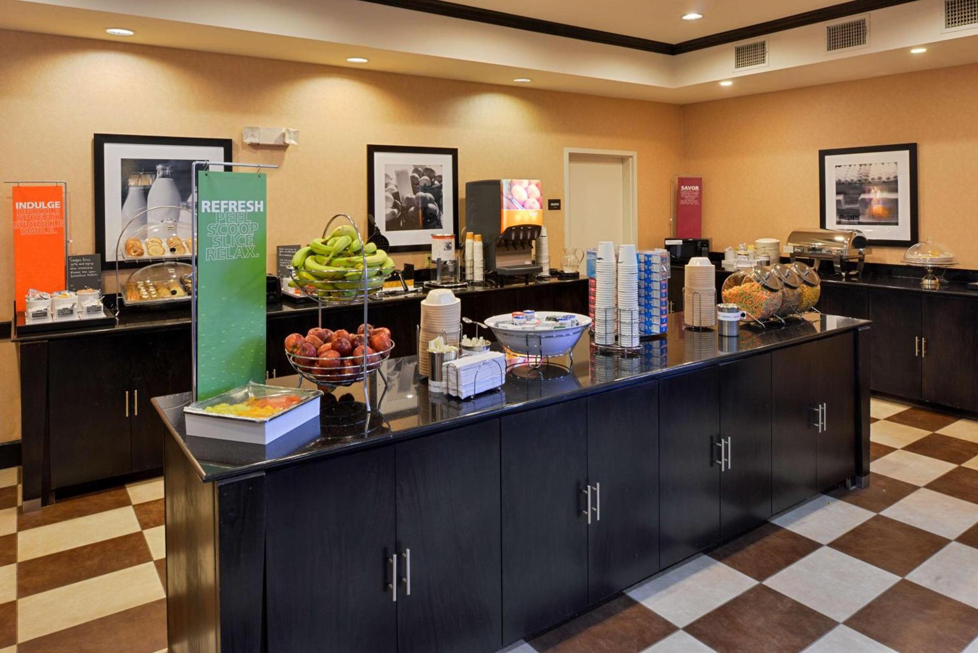 Hampton Inn Pecos photo 7