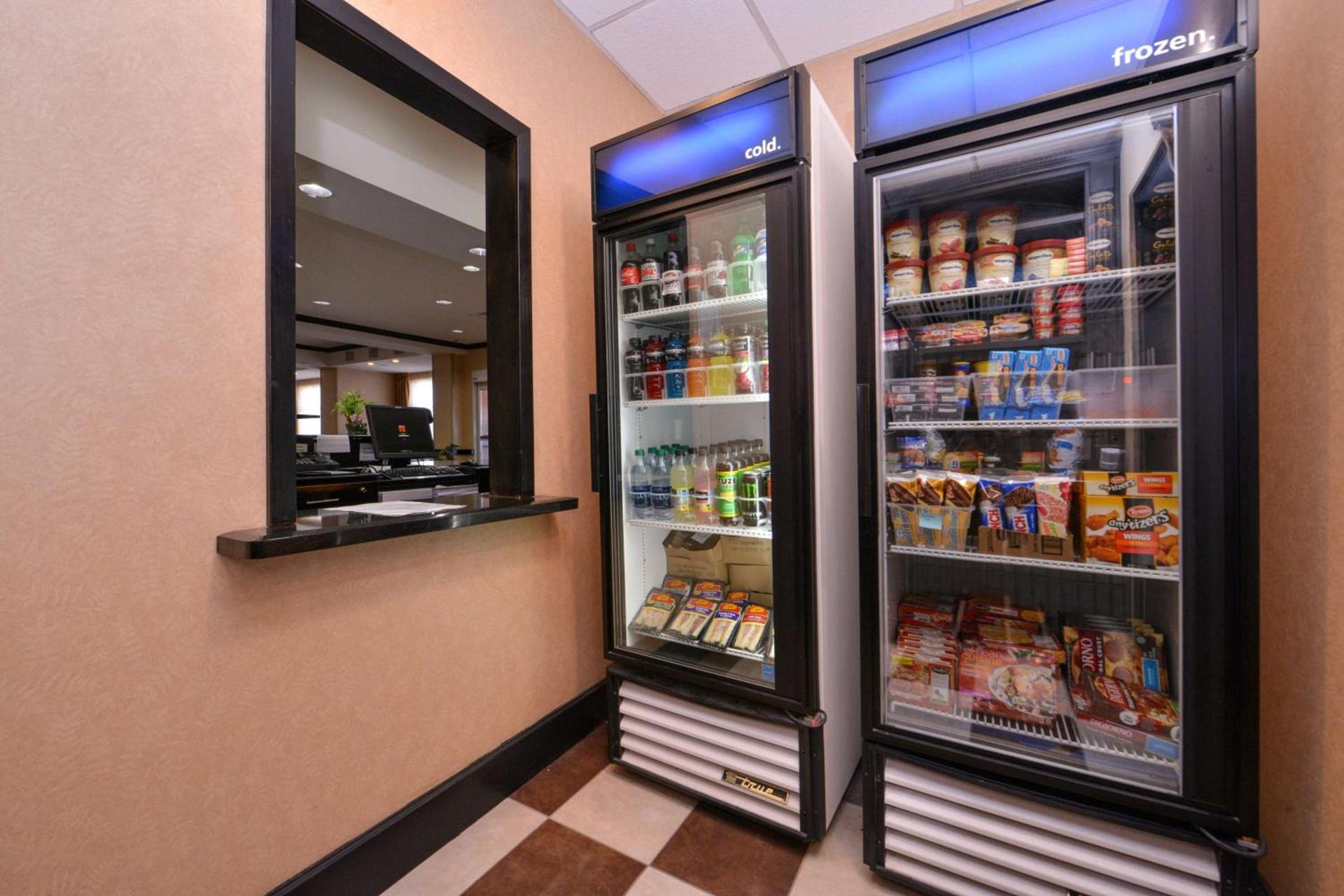 Hampton Inn Pecos photo 9
