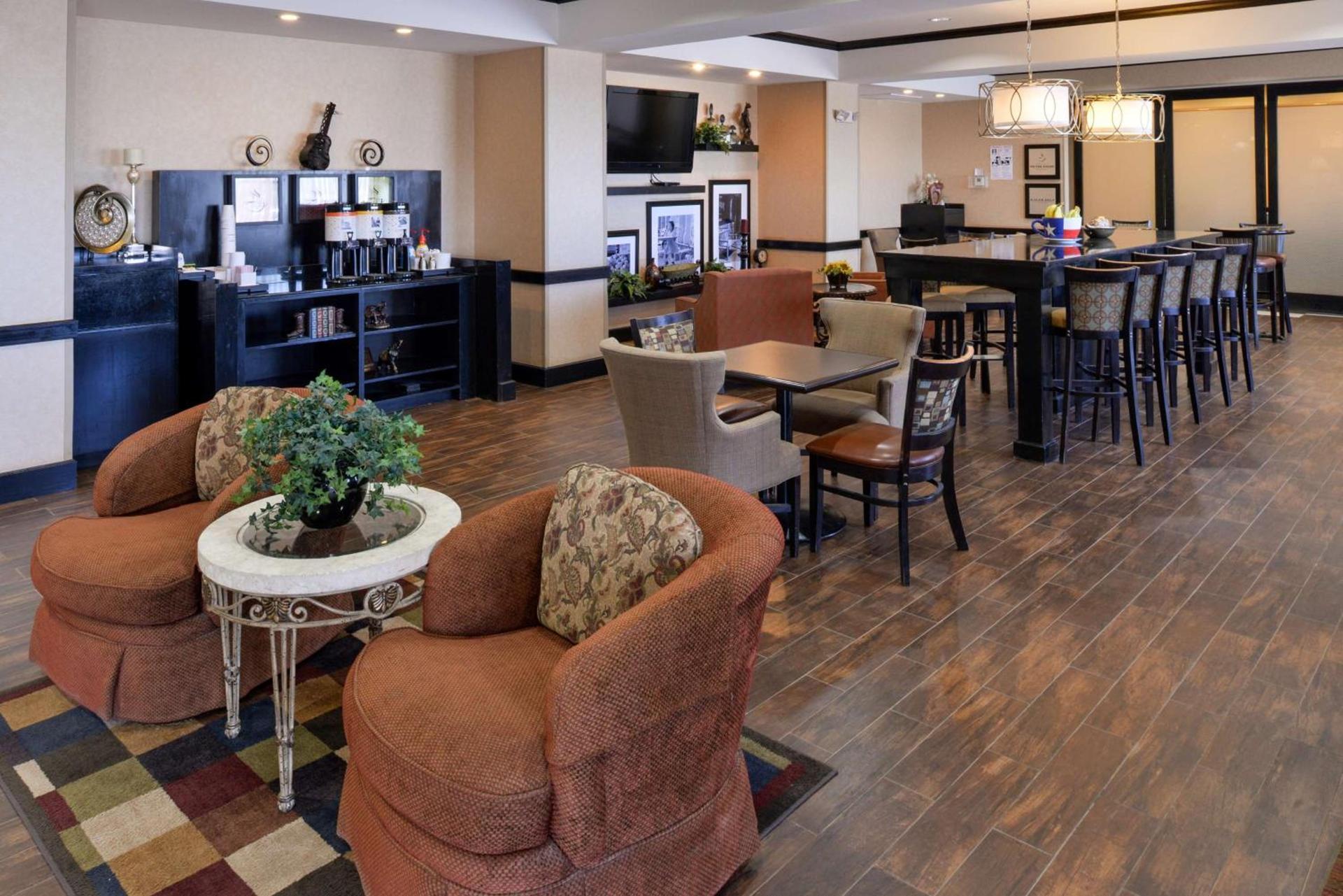 Hampton Inn Pecos photo 10