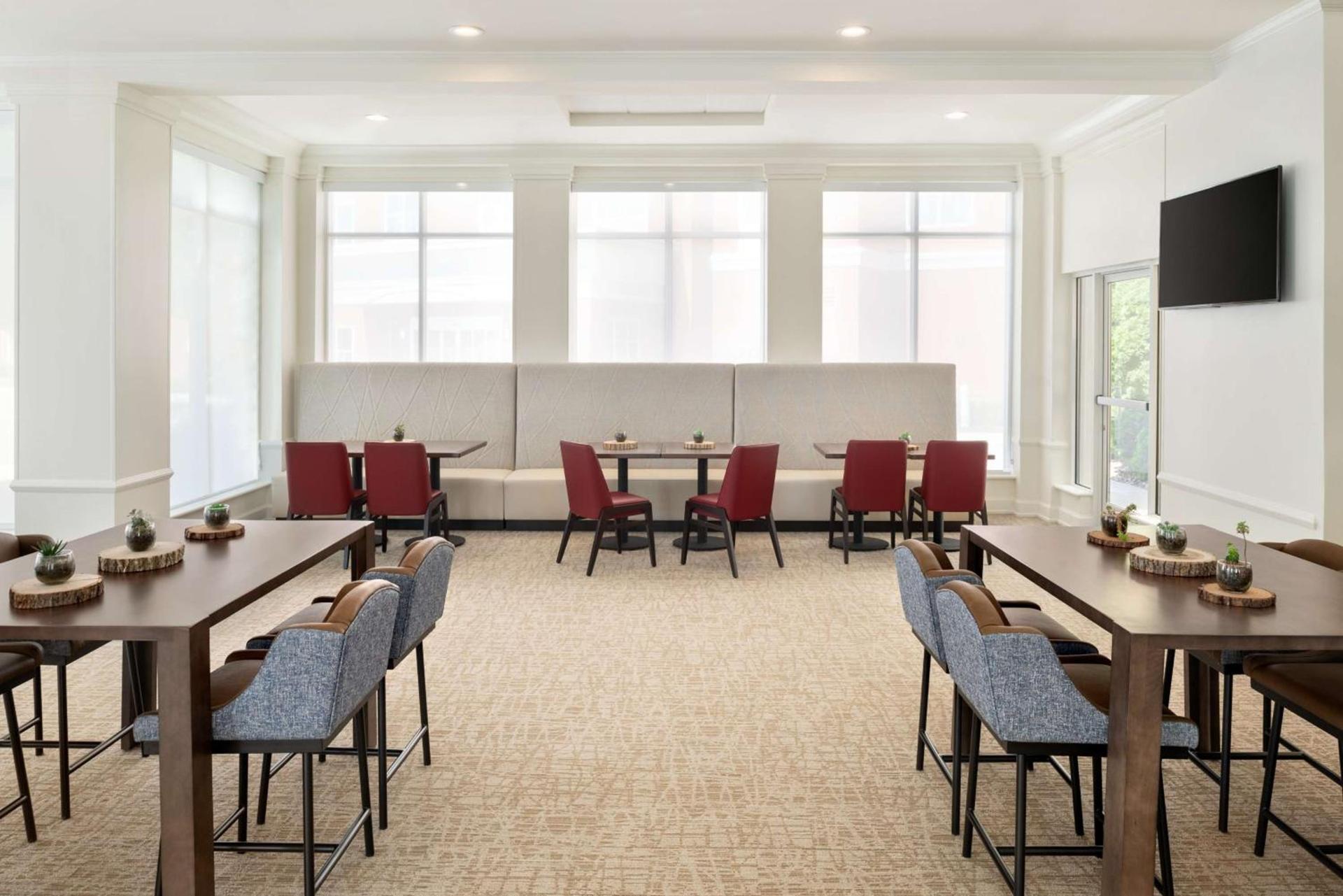 Hilton Garden Inn Fort Wayne photo 6