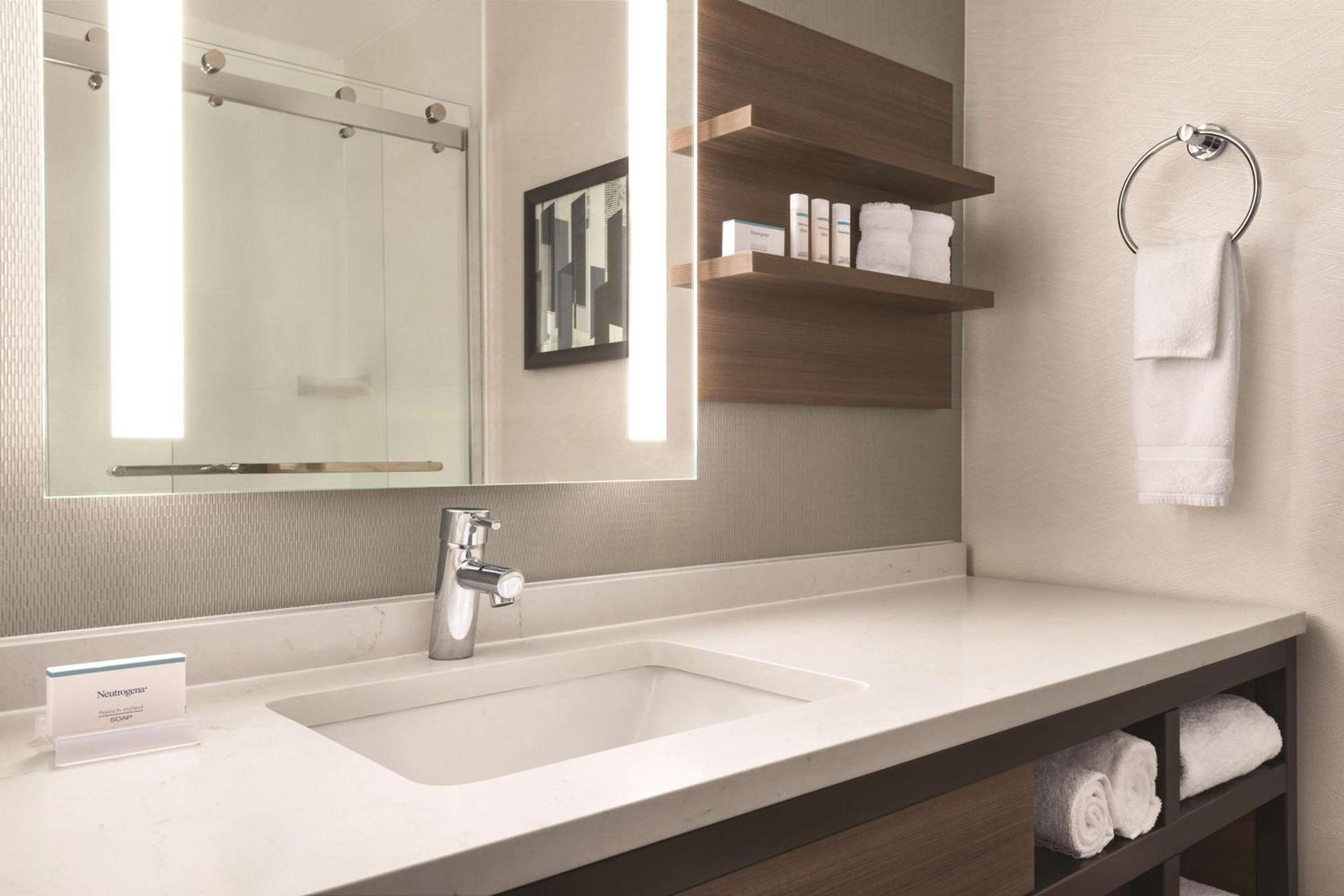 Hilton Garden Inn Fort Wayne photo 17