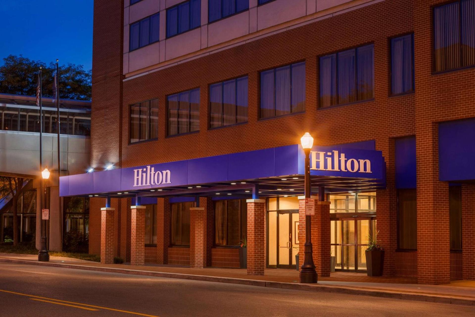 Hilton Fort Wayne at the Grand Wayne Convention Center photo 2