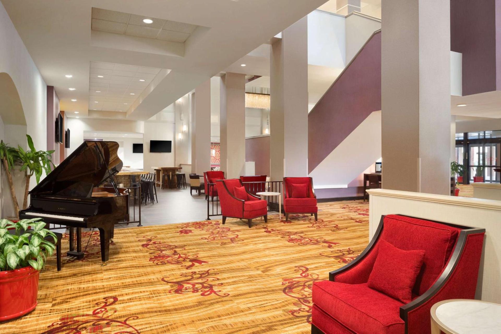 Hilton Fort Wayne at the Grand Wayne Convention Center photo 8