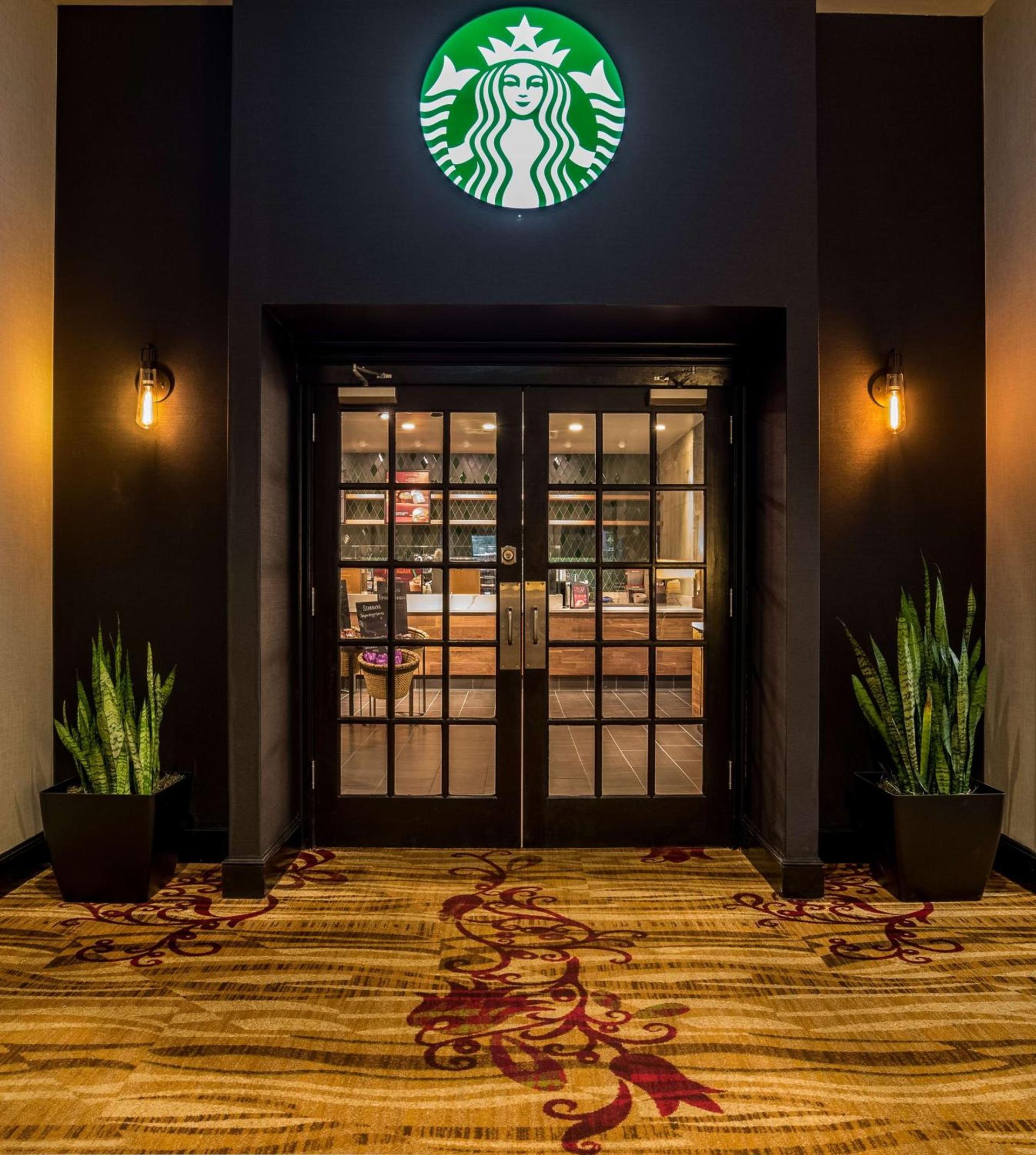 Hilton Fort Wayne at the Grand Wayne Convention Center photo 15