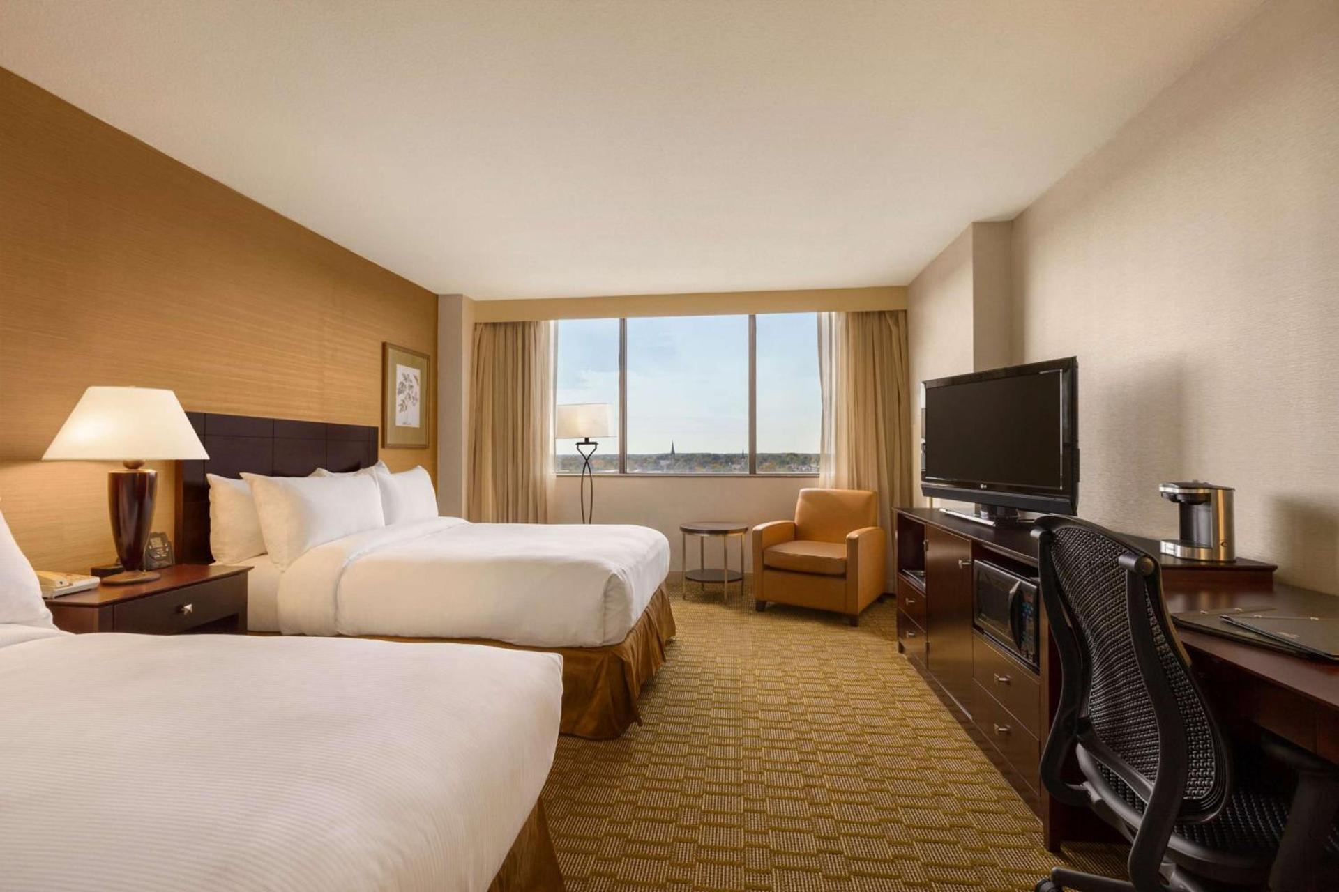 Hilton Fort Wayne at the Grand Wayne Convention Center photo 25