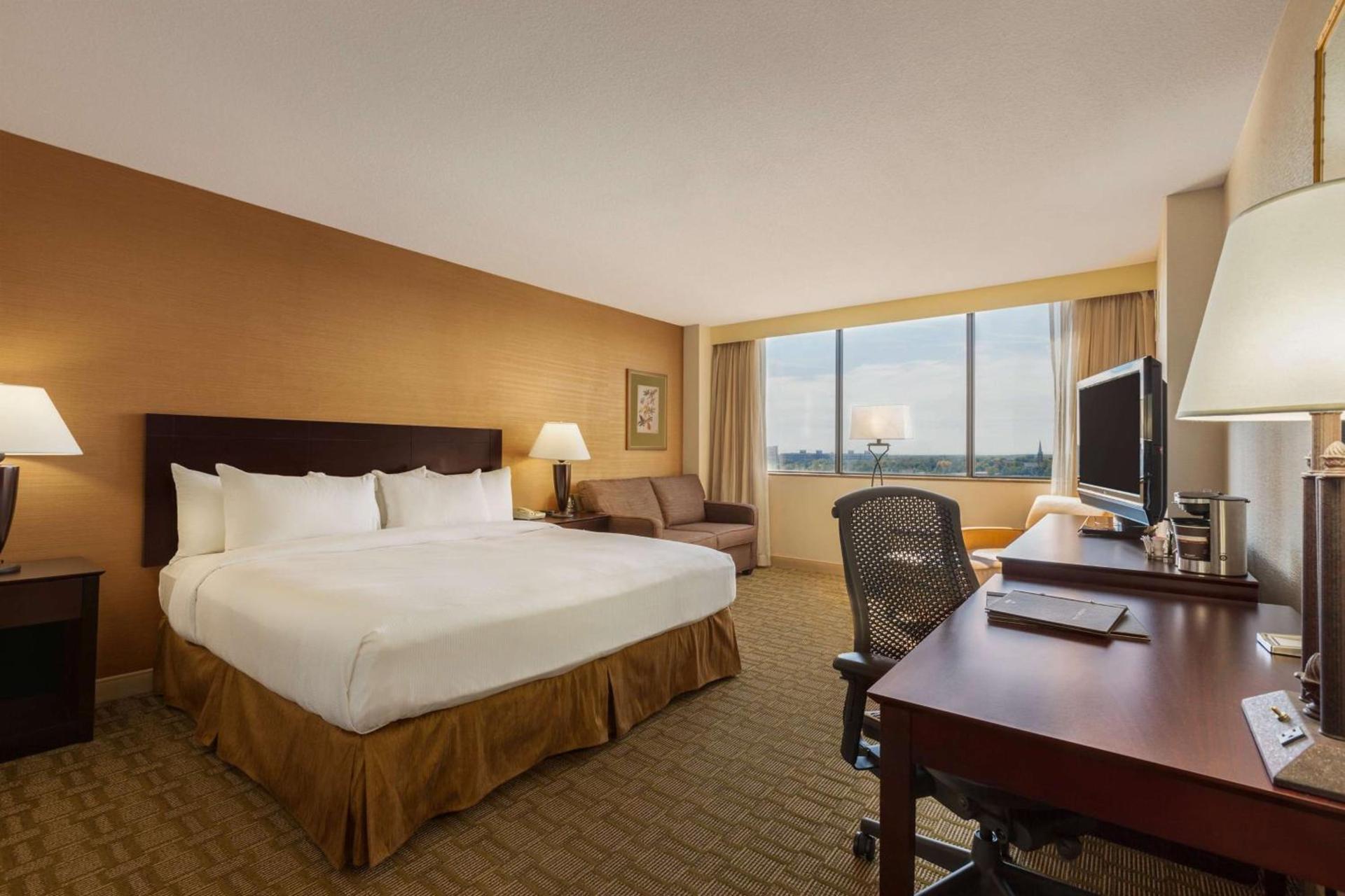 Hilton Fort Wayne at the Grand Wayne Convention Center photo 26