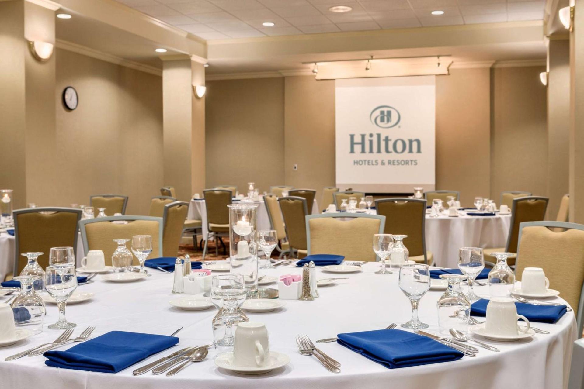Hilton Fort Wayne at the Grand Wayne Convention Center photo 33