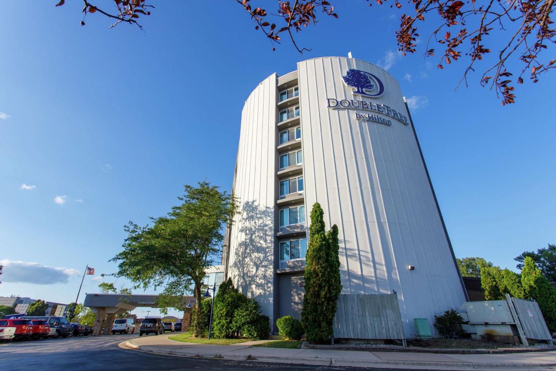 DoubleTree by Hilton Appleton, WI photo 2