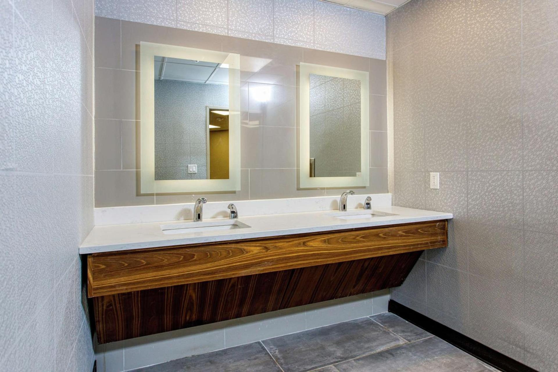 DoubleTree by Hilton Appleton, WI photo 26