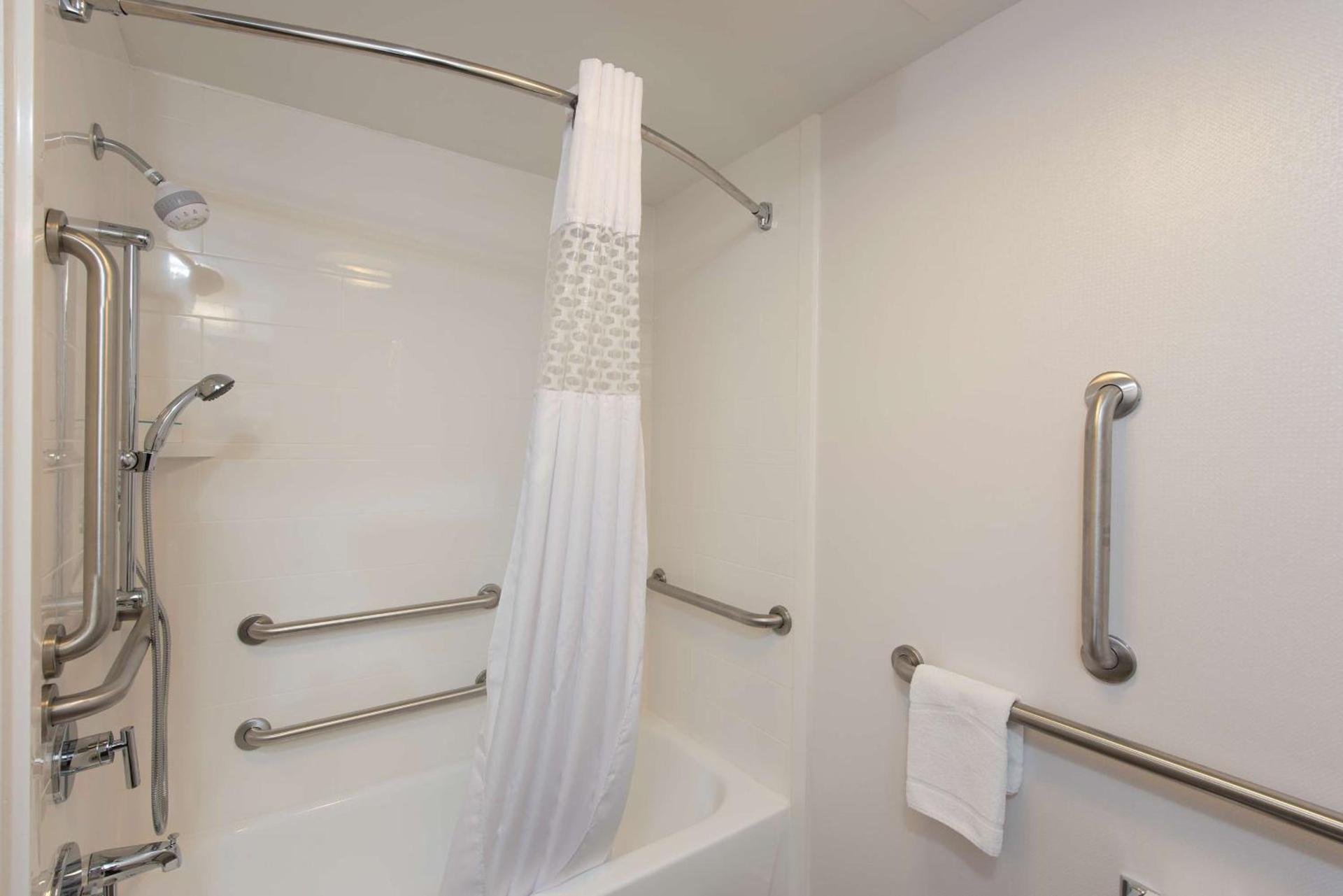 Hampton Inn Grand Rapids-South photo 18