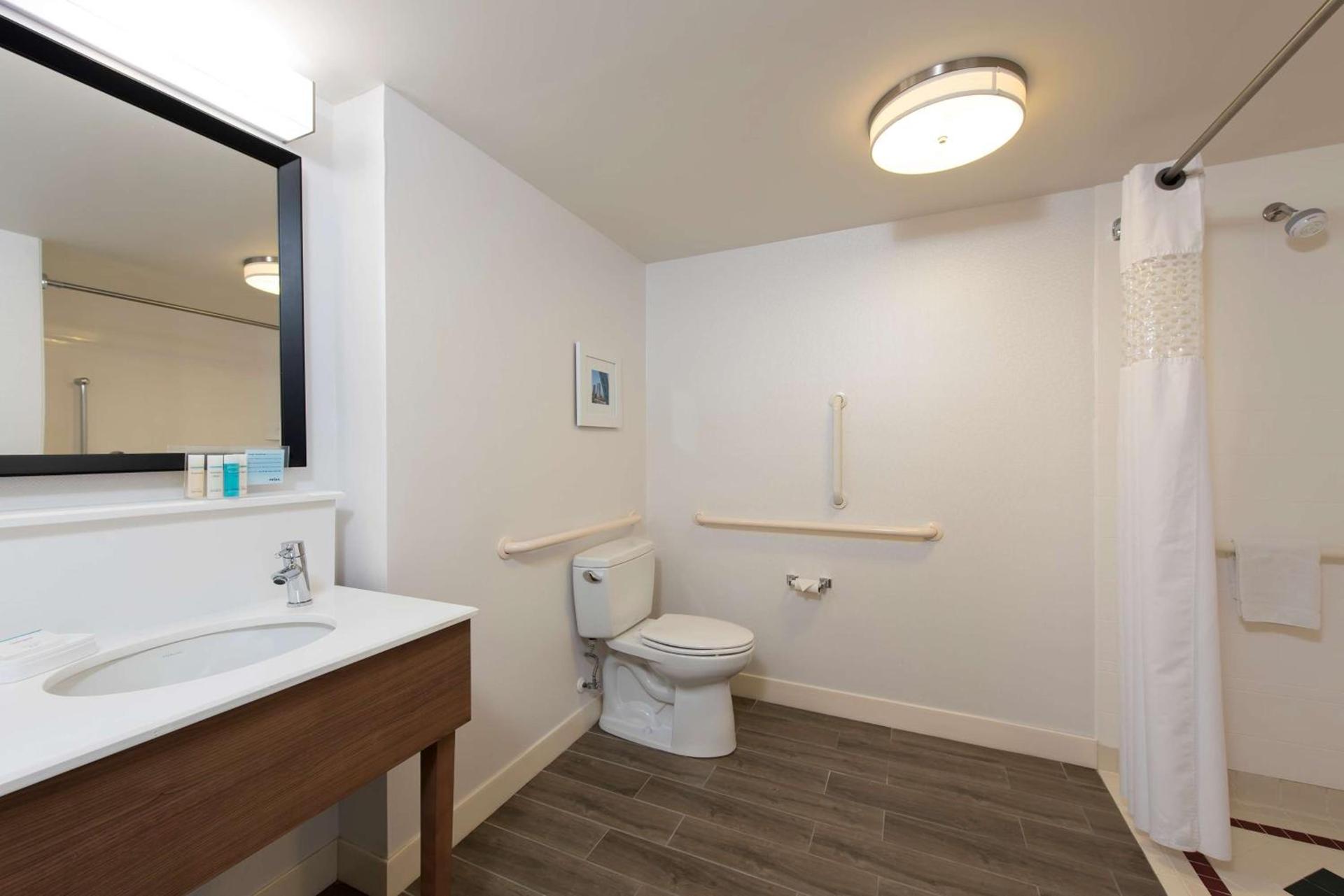Hampton Inn Grand Rapids-South photo 20