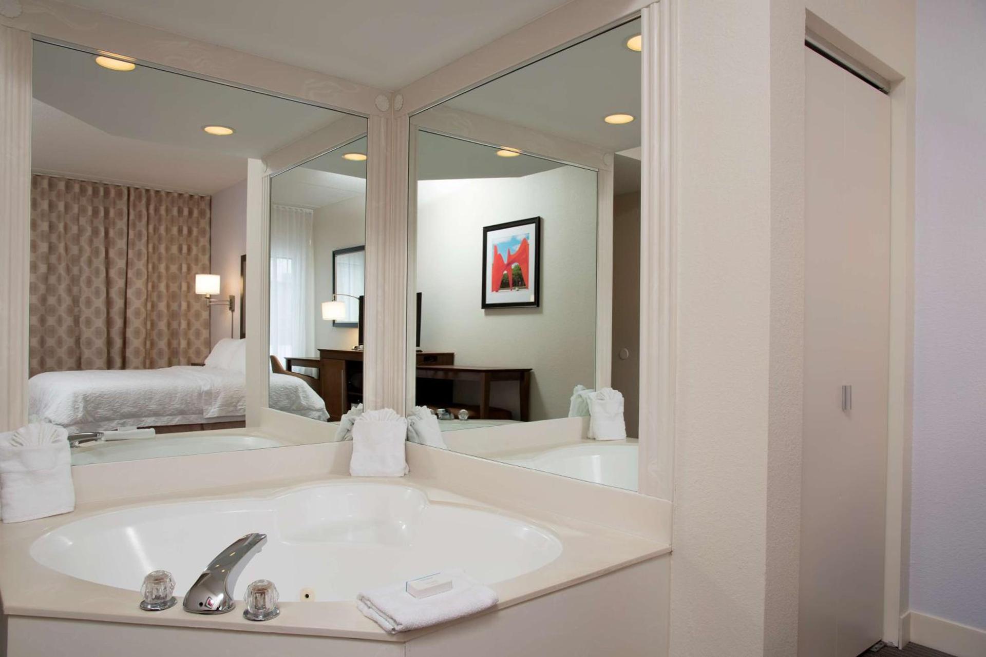 Hampton Inn Grand Rapids-South photo 23