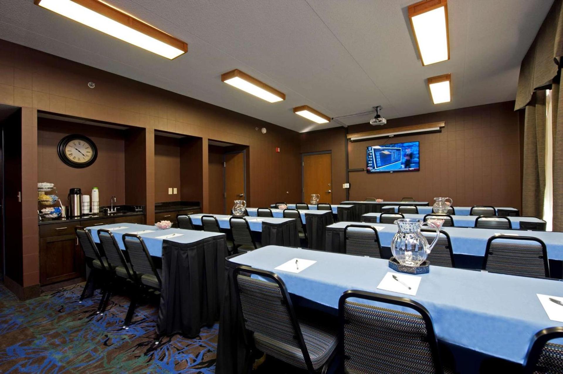 Hampton Inn Grand Rapids-South photo 26