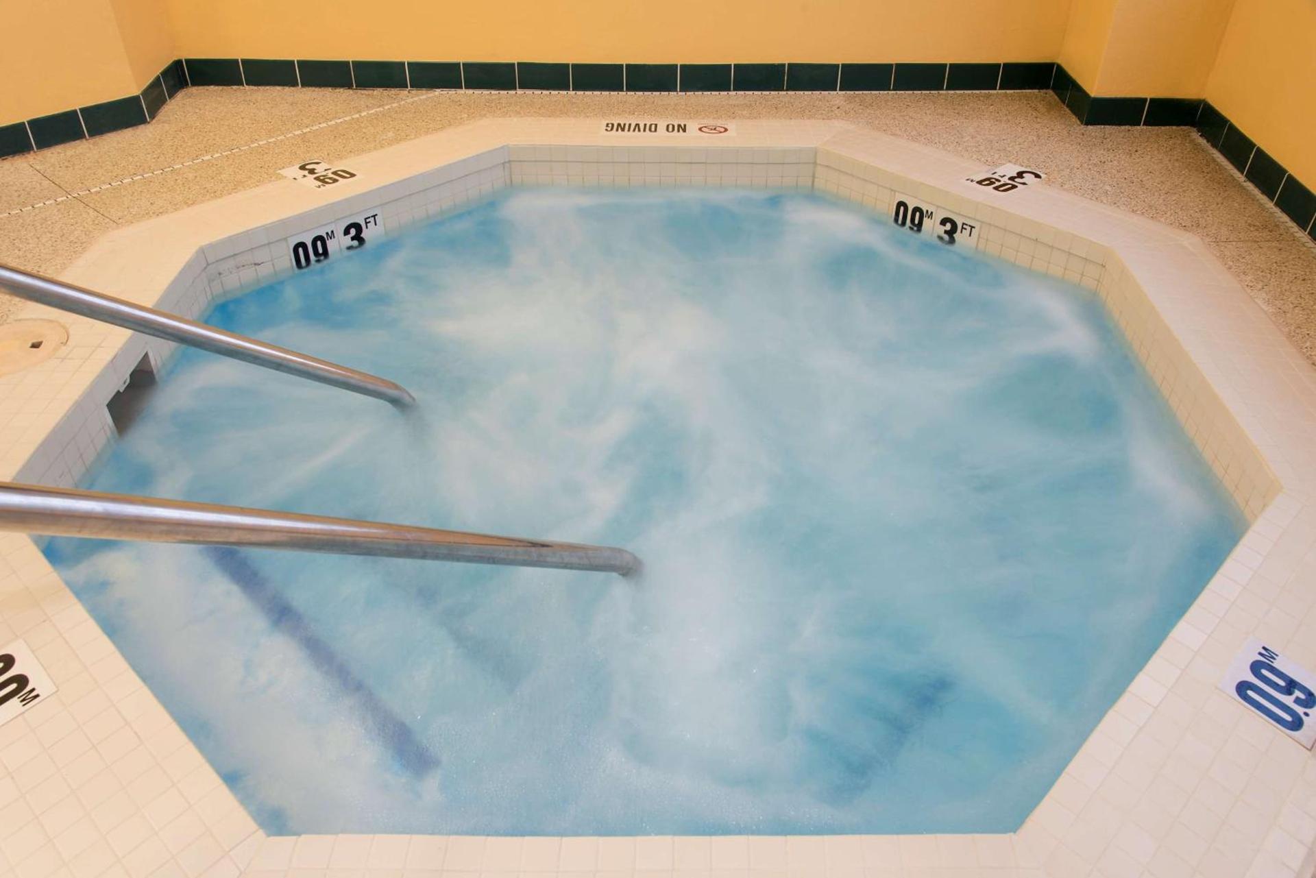Hampton Inn Grand Rapids-South photo 27