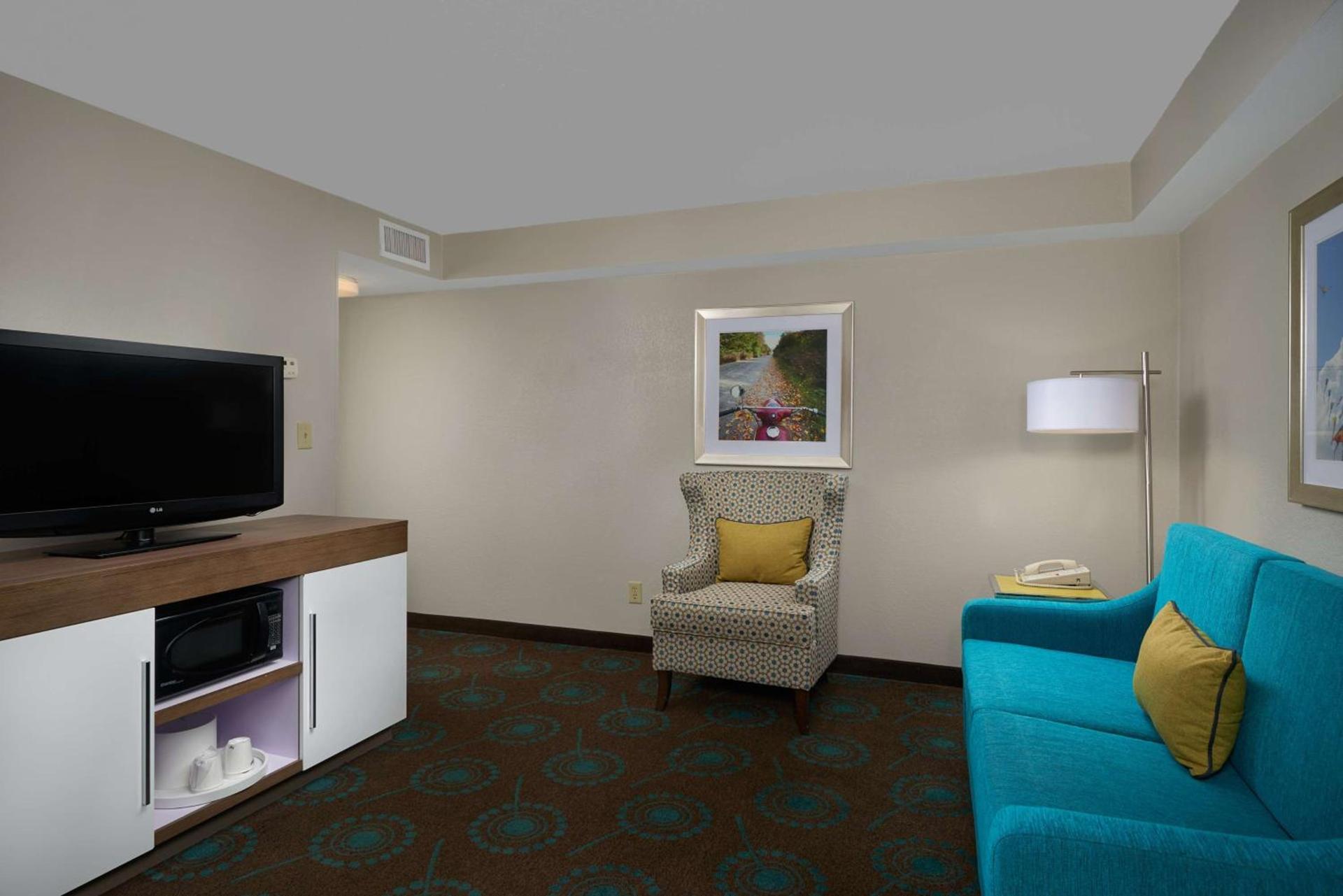 Hampton Inn Goldsboro photo 51